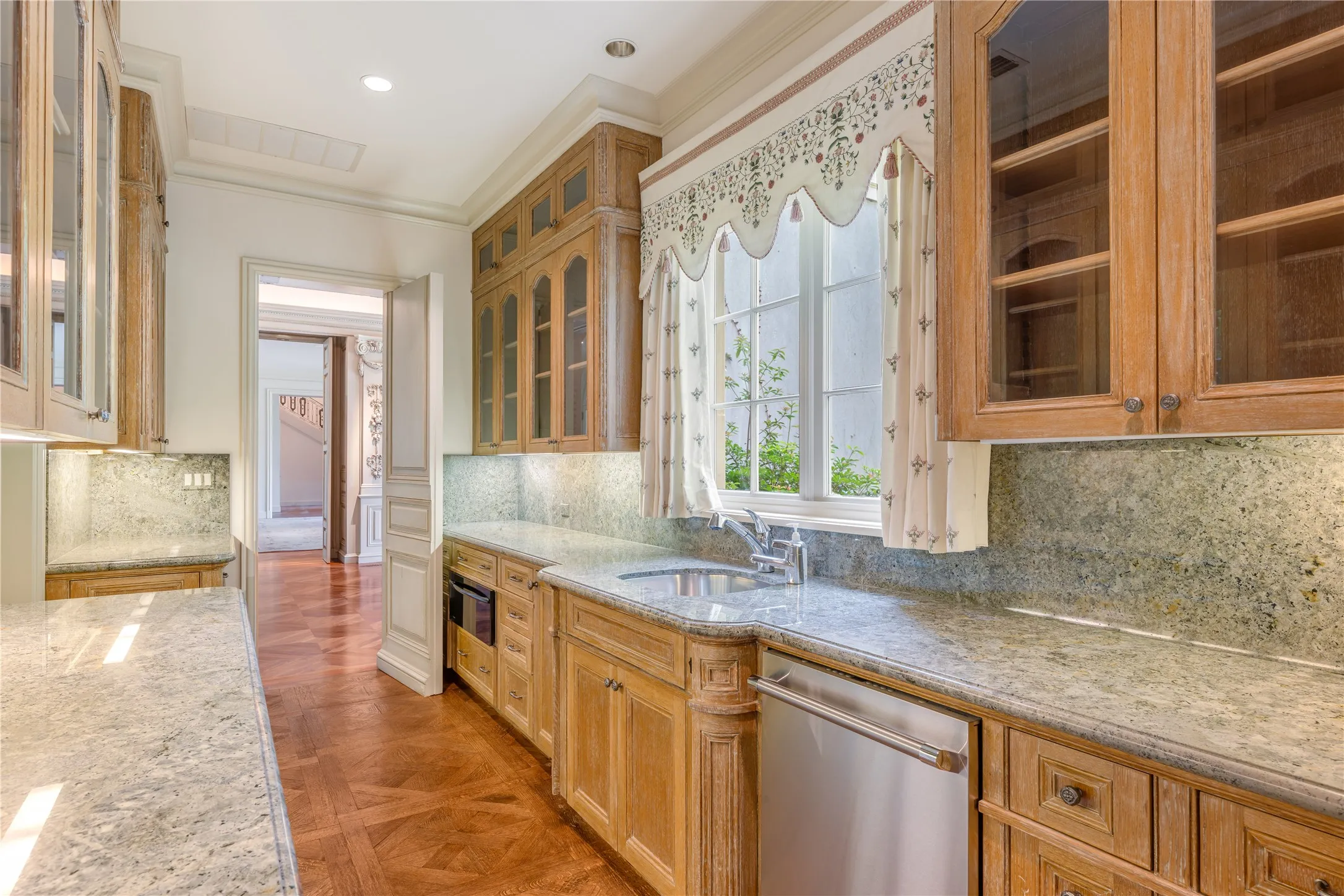 Single Family Residence For Sale in Dallas County , 5205 Park Lane, Dallas, Texas 75220, 4 Bedroom, 7 Bathroom, Garage spaces, 11,331 Sqft, built in 2000, Price $17,750,000, mls#21361620, Real Estate Agent in Dallas, Homes For Sale in Dallas county, Homes For Sale in Dallas, Realtor in Dallas Texas, Real Estate Brokerage Independent Realty Texas, Luminita Cordes Realtor