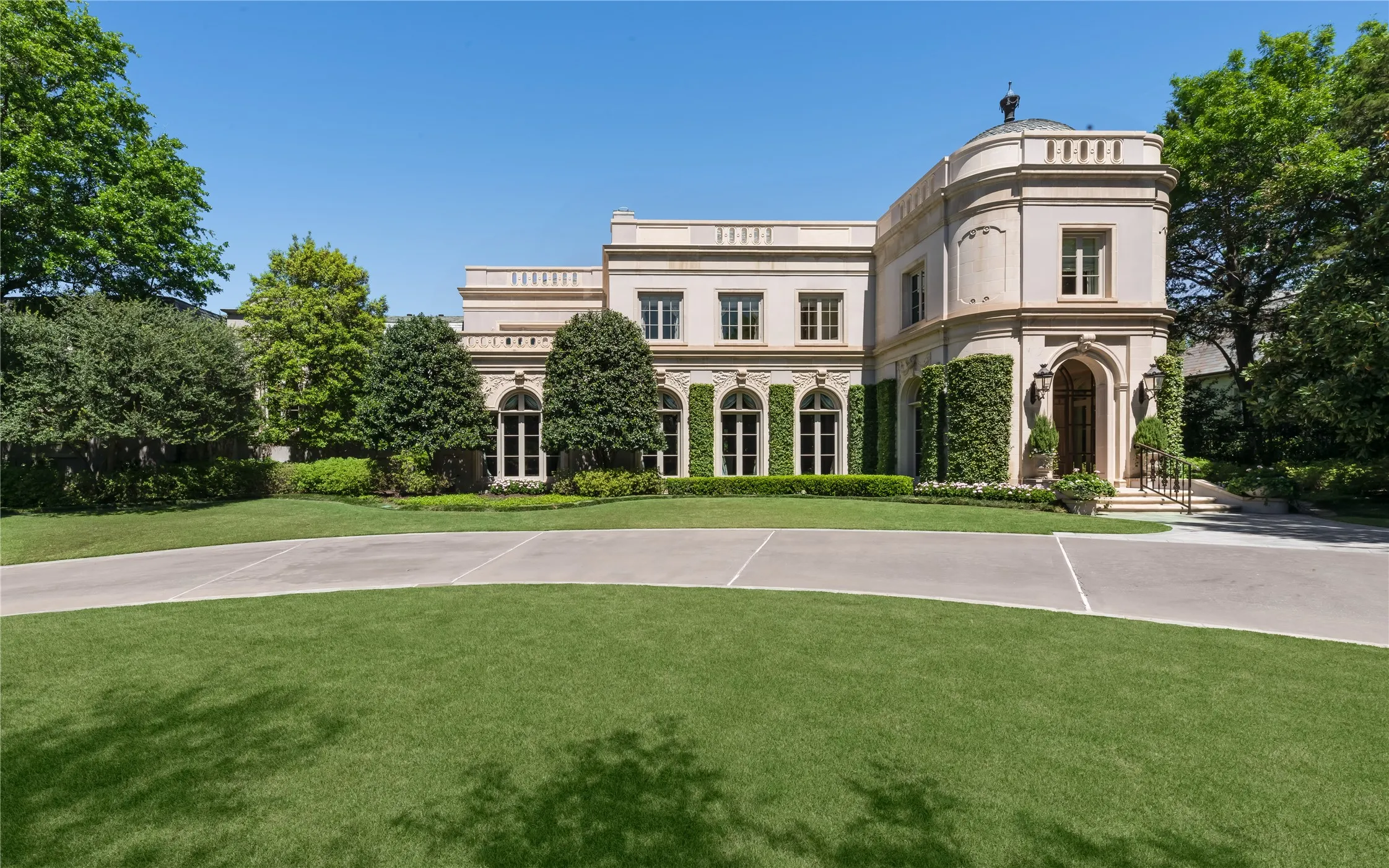 Single Family Residence For Sale in Dallas County , 5205 Park Lane, Dallas, Texas 75220, 4 Bedroom, 7 Bathroom, Garage spaces, 11,331 Sqft, built in 2000, Price $17,750,000, mls#21361620, Real Estate Agent in Dallas, Homes For Sale in Dallas county, Homes For Sale in Dallas, Realtor in Dallas Texas, Real Estate Brokerage Independent Realty Texas, Luminita Cordes Realtor