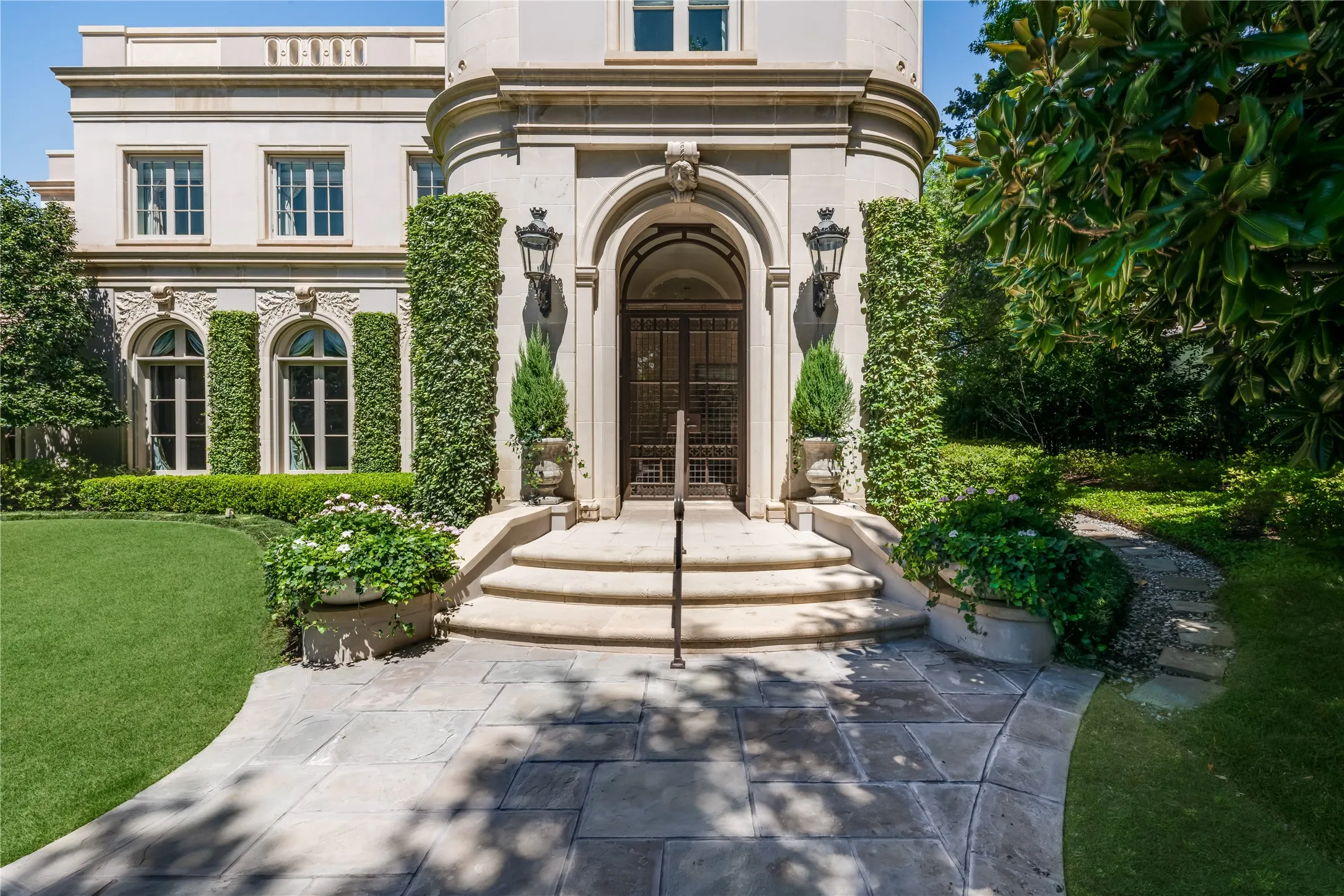 Single Family Residence For Sale in Dallas County , 5205 Park Lane, Dallas, Texas 75220, 4 Bedroom, 7 Bathroom, Garage spaces, 11,331 Sqft, built in 2000, Price $17,750,000, mls#21361620, Real Estate Agent in Dallas, Homes For Sale in Dallas county, Homes For Sale in Dallas, Realtor in Dallas Texas, Real Estate Brokerage Independent Realty Texas, Luminita Cordes Realtor