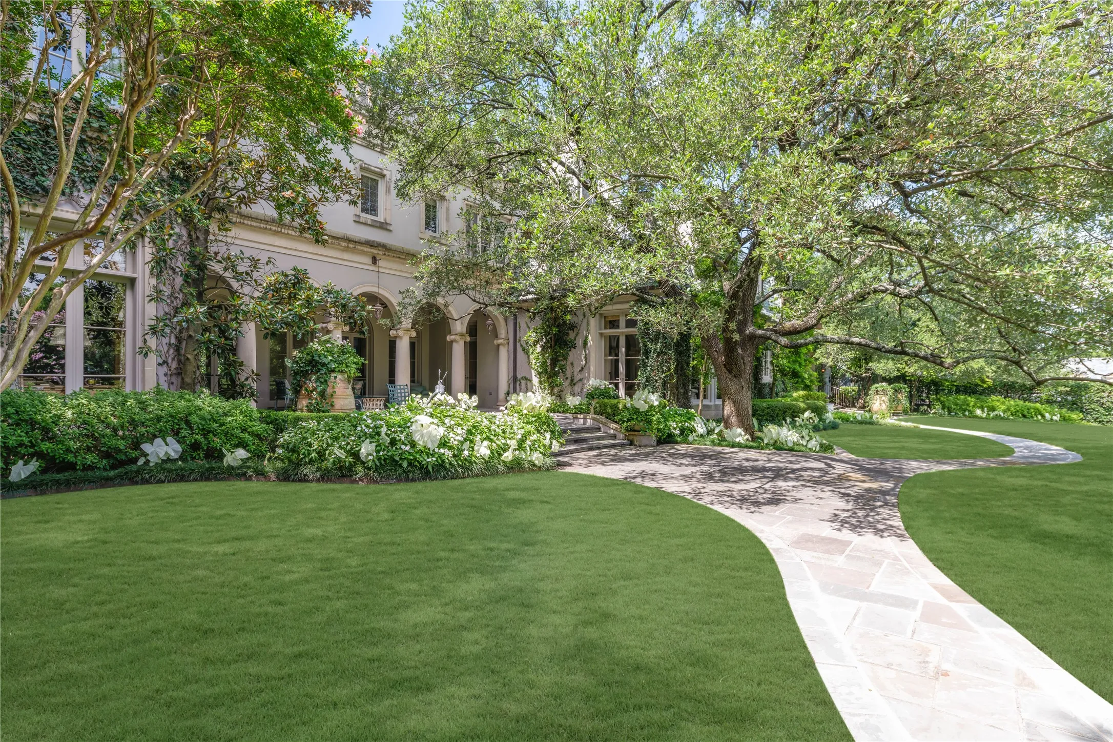 Single Family Residence For Sale in Dallas County , 5205 Park Lane, Dallas, Texas 75220, 4 Bedroom, 7 Bathroom, Garage spaces, 11,331 Sqft, built in 2000, Price $17,750,000, mls#21361620, Real Estate Agent in Dallas, Homes For Sale in Dallas county, Homes For Sale in Dallas, Realtor in Dallas Texas, Real Estate Brokerage Independent Realty Texas, Luminita Cordes Realtor