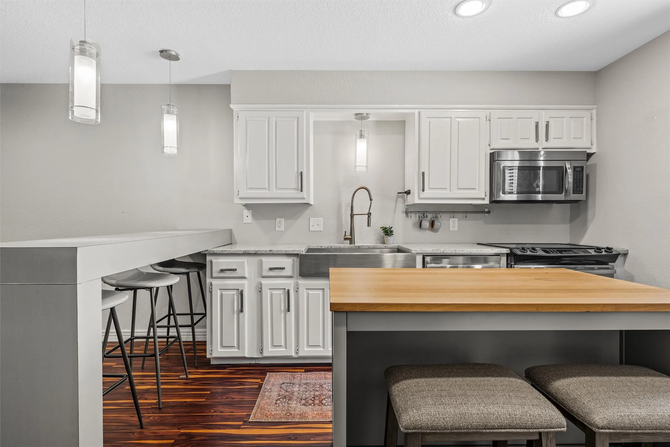 Condominium For Sale in Mc Lennan County , 1348 S 12th Street, Waco, Texas 76706, 2 Bedroom, 2 Bathroom, Garage spaces, 958 Sqft, built in 1983, mls#21361628, Real Estate Agent in Waco, Homes For Sale in Mc Lennan county, Homes For Sale in Waco, Realtor in Waco Texas, Real Estate Brokerage Independent Realty Texas, Luminita Cordes Realtor