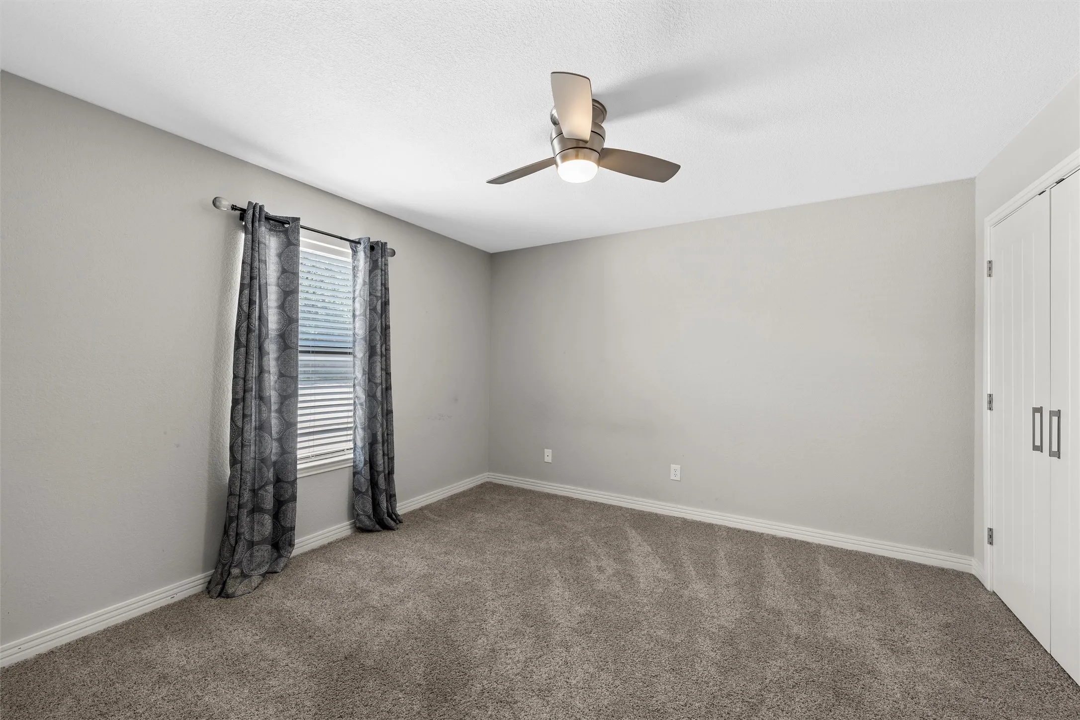 Condominium For Sale in Mc Lennan County , 1348 S 12th Street, Waco, Texas 76706, 2 Bedroom, 2 Bathroom, Garage spaces, 958 Sqft, built in 1983, mls#21361628, Real Estate Agent in Waco, Homes For Sale in Mc Lennan county, Homes For Sale in Waco, Realtor in Waco Texas, Real Estate Brokerage Independent Realty Texas, Luminita Cordes Realtor