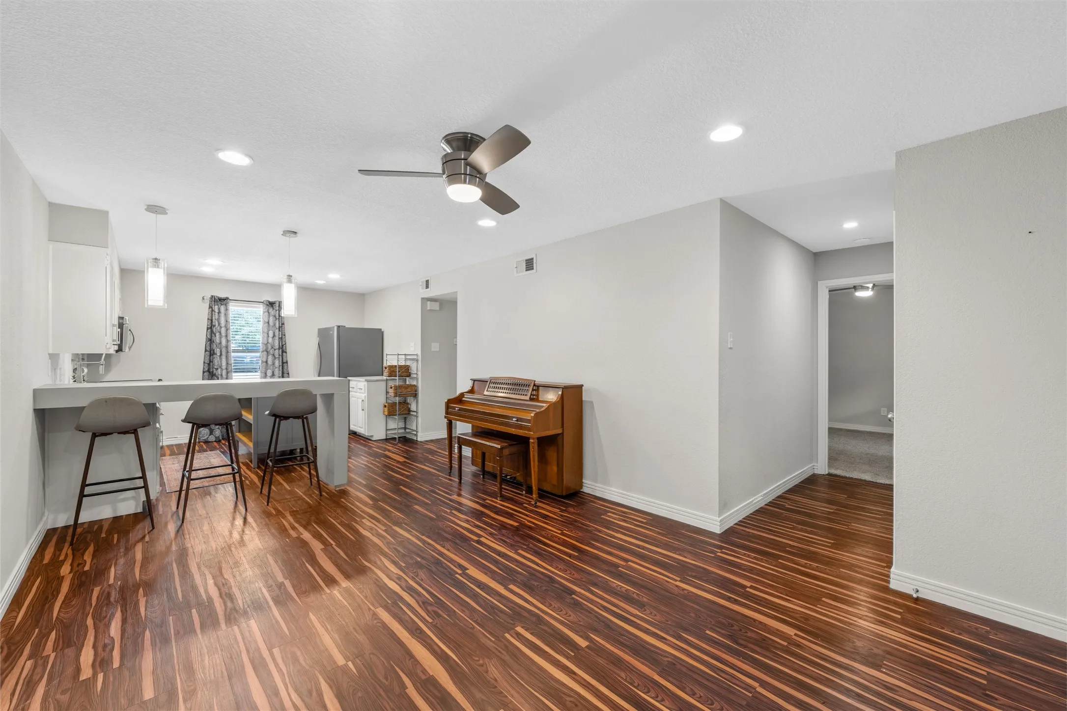 Condominium For Sale in Mc Lennan County , 1348 S 12th Street, Waco, Texas 76706, 2 Bedroom, 2 Bathroom, Garage spaces, 958 Sqft, built in 1983, mls#21361628, Real Estate Agent in Waco, Homes For Sale in Mc Lennan county, Homes For Sale in Waco, Realtor in Waco Texas, Real Estate Brokerage Independent Realty Texas, Luminita Cordes Realtor