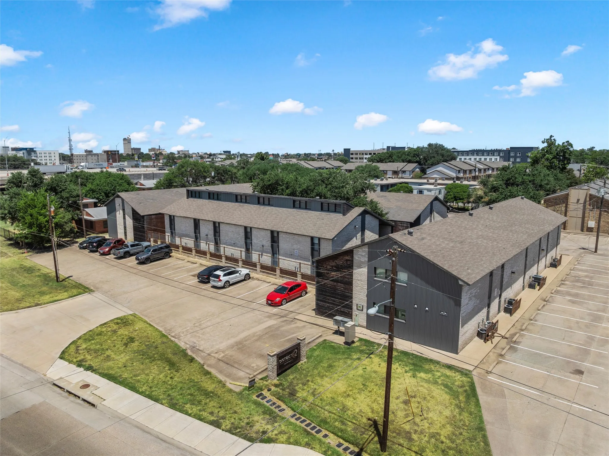 Condominium For Sale in Mc Lennan County , 1348 S 12th Street, Waco, Texas 76706, 2 Bedroom, 2 Bathroom, Garage spaces, 958 Sqft, built in 1983, mls#21361628, Real Estate Agent in Waco, Homes For Sale in Mc Lennan county, Homes For Sale in Waco, Realtor in Waco Texas, Real Estate Brokerage Independent Realty Texas, Luminita Cordes Realtor