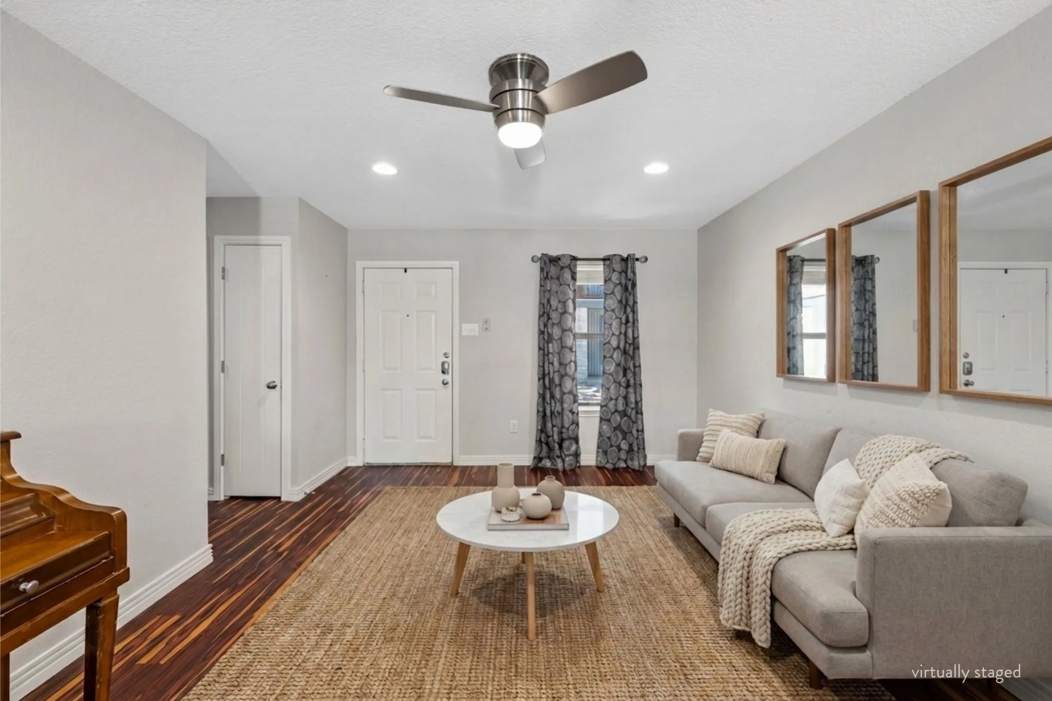 Condominium For Sale in Mc Lennan County , 1348 S 12th Street, Waco, Texas 76706, 2 Bedroom, 2 Bathroom, Garage spaces, 958 Sqft, built in 1983, mls#21361628, Real Estate Agent in Waco, Homes For Sale in Mc Lennan county, Homes For Sale in Waco, Realtor in Waco Texas, Real Estate Brokerage Independent Realty Texas, Luminita Cordes Realtor