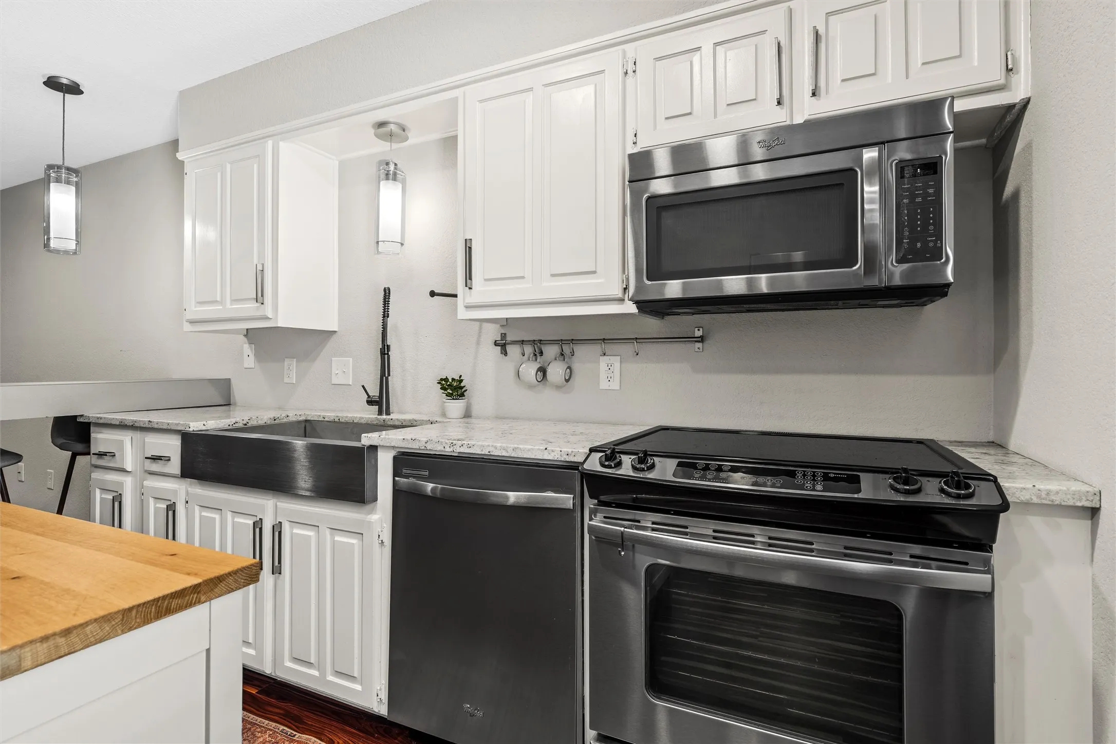 Condominium For Sale in Mc Lennan County , 1348 S 12th Street, Waco, Texas 76706, 2 Bedroom, 2 Bathroom, Garage spaces, 958 Sqft, built in 1983, mls#21361628, Real Estate Agent in Waco, Homes For Sale in Mc Lennan county, Homes For Sale in Waco, Realtor in Waco Texas, Real Estate Brokerage Independent Realty Texas, Luminita Cordes Realtor