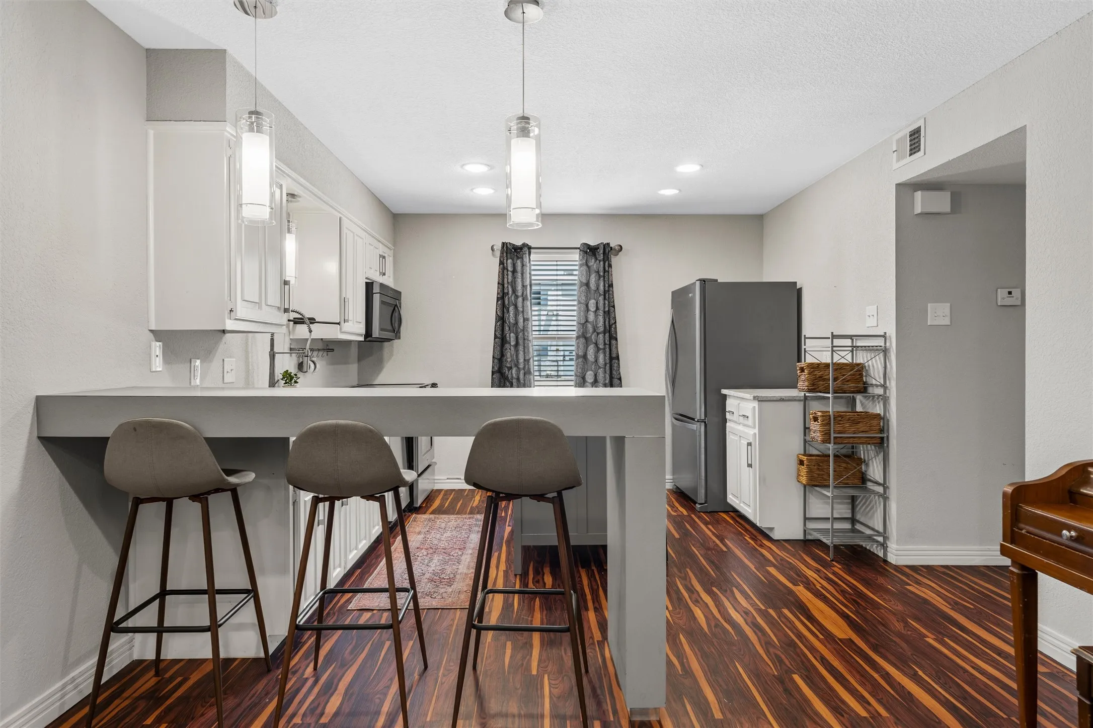 Condominium For Sale in Mc Lennan County , 1348 S 12th Street, Waco, Texas 76706, 2 Bedroom, 2 Bathroom, Garage spaces, 958 Sqft, built in 1983, mls#21361628, Real Estate Agent in Waco, Homes For Sale in Mc Lennan county, Homes For Sale in Waco, Realtor in Waco Texas, Real Estate Brokerage Independent Realty Texas, Luminita Cordes Realtor