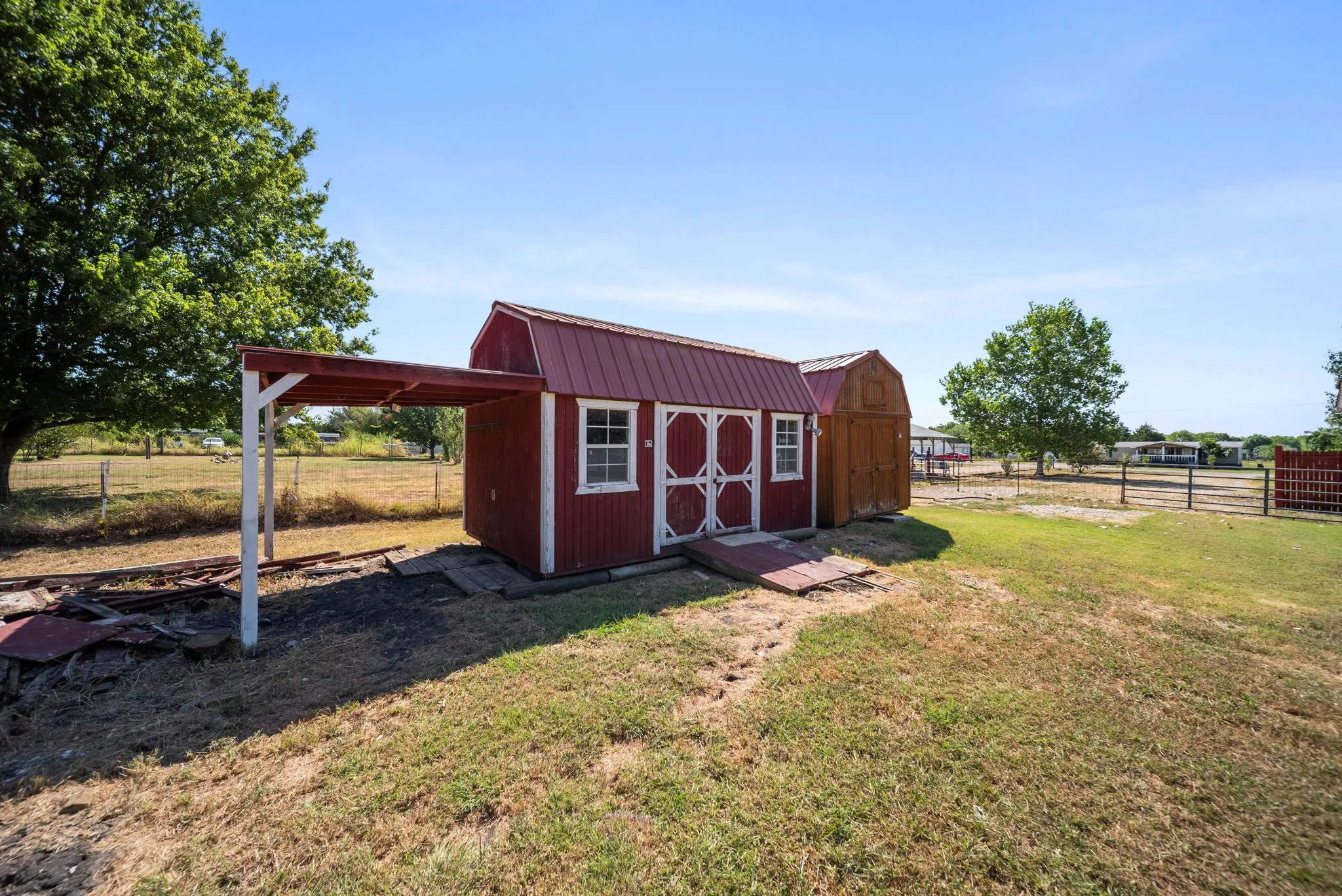 Manufactured Home For Sale in Ellis County , 247 Chapel Hill Lane, Waxahachie, Texas 75165, 3 Bedroom, 2 Bathroom, Garage spaces, 1,352 Sqft, built in 2014, mls#21362293, Real Estate Agent in Waxahachie, Homes For Sale in Ellis county, Homes For Sale in Waxahachie, Realtor in Waxahachie Texas, Real Estate Brokerage Independent Realty Texas, Luminita Cordes Realtor