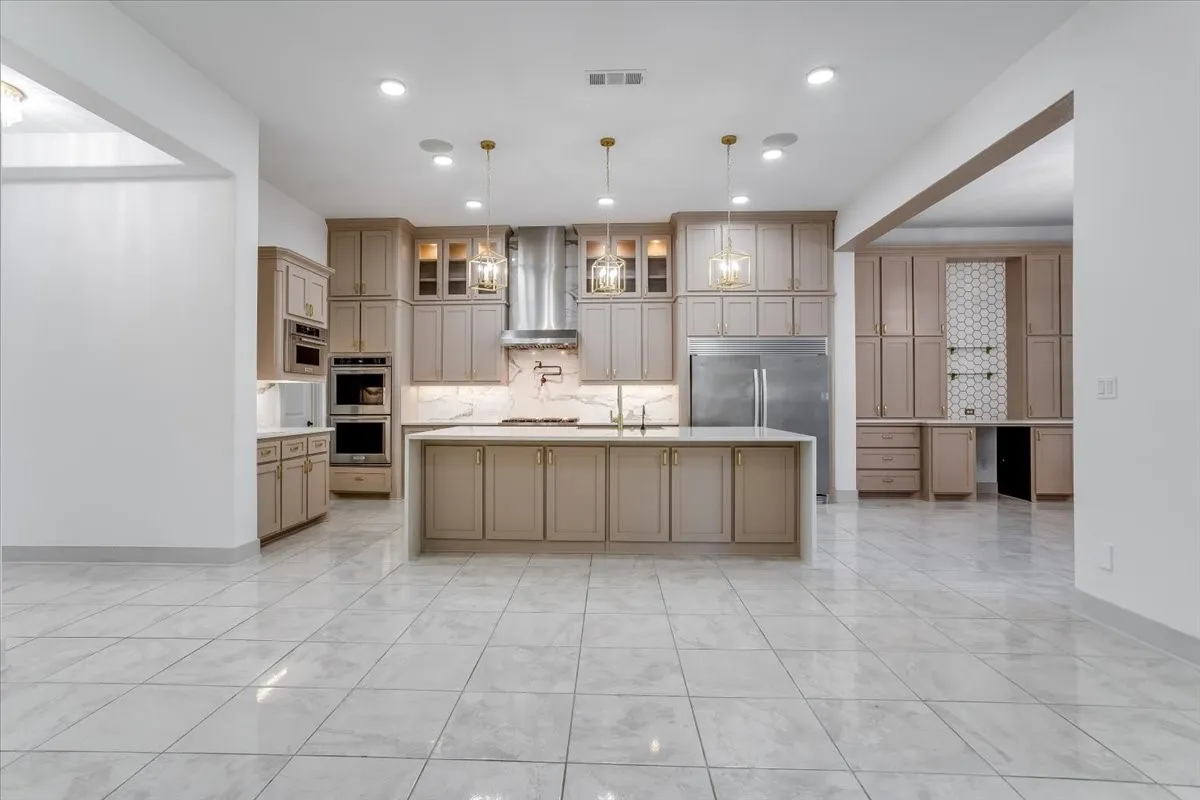 Single Family Residence For Sale in Denton County , 510 Spurlock Street, Frisco, Texas 75036, 5 Bedroom, 6 Bathroom, 3 Garage spaces, 4,626 Sqft, built in 2020, mls#21356462, Real Estate Agent in Frisco, Homes For Sale in Denton county, Homes For Sale in Frisco, Realtor in Frisco Texas, Real Estate Brokerage Independent Realty Texas, Luminita Cordes Realtor