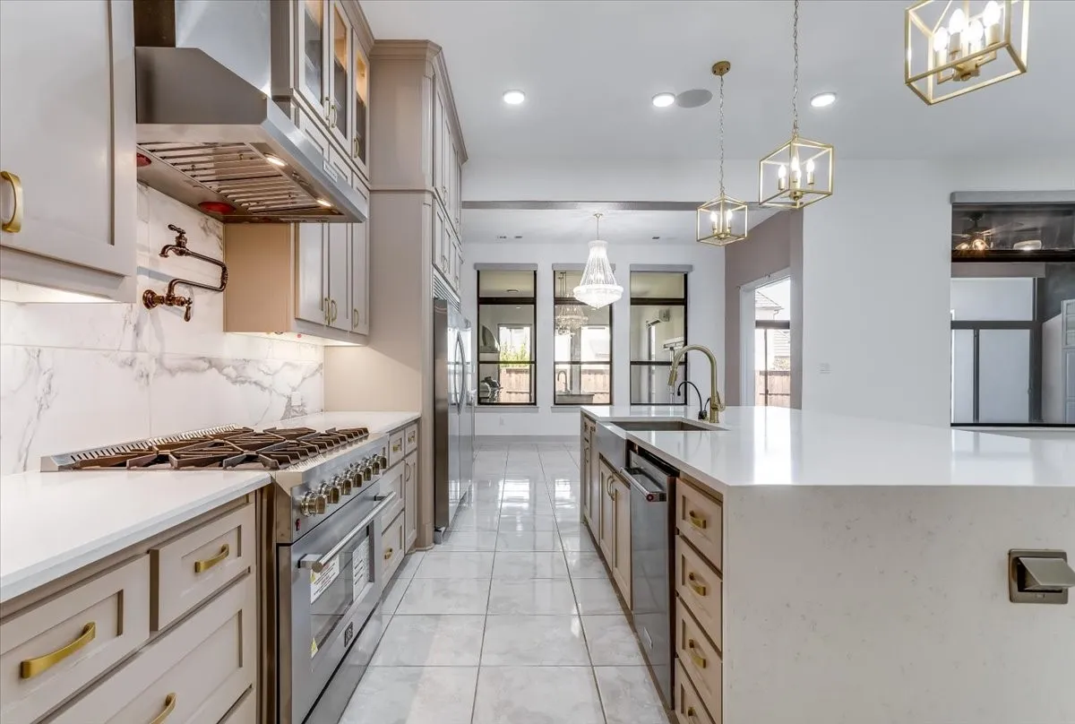 Single Family Residence For Sale in Denton County , 510 Spurlock Street, Frisco, Texas 75036, 5 Bedroom, 6 Bathroom, 3 Garage spaces, 4,626 Sqft, built in 2020, mls#21356462, Real Estate Agent in Frisco, Homes For Sale in Denton county, Homes For Sale in Frisco, Realtor in Frisco Texas, Real Estate Brokerage Independent Realty Texas, Luminita Cordes Realtor