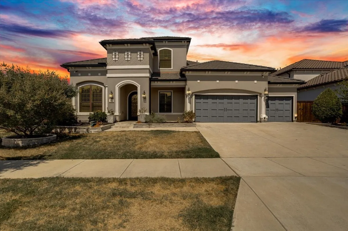 Single Family Residence For Sale