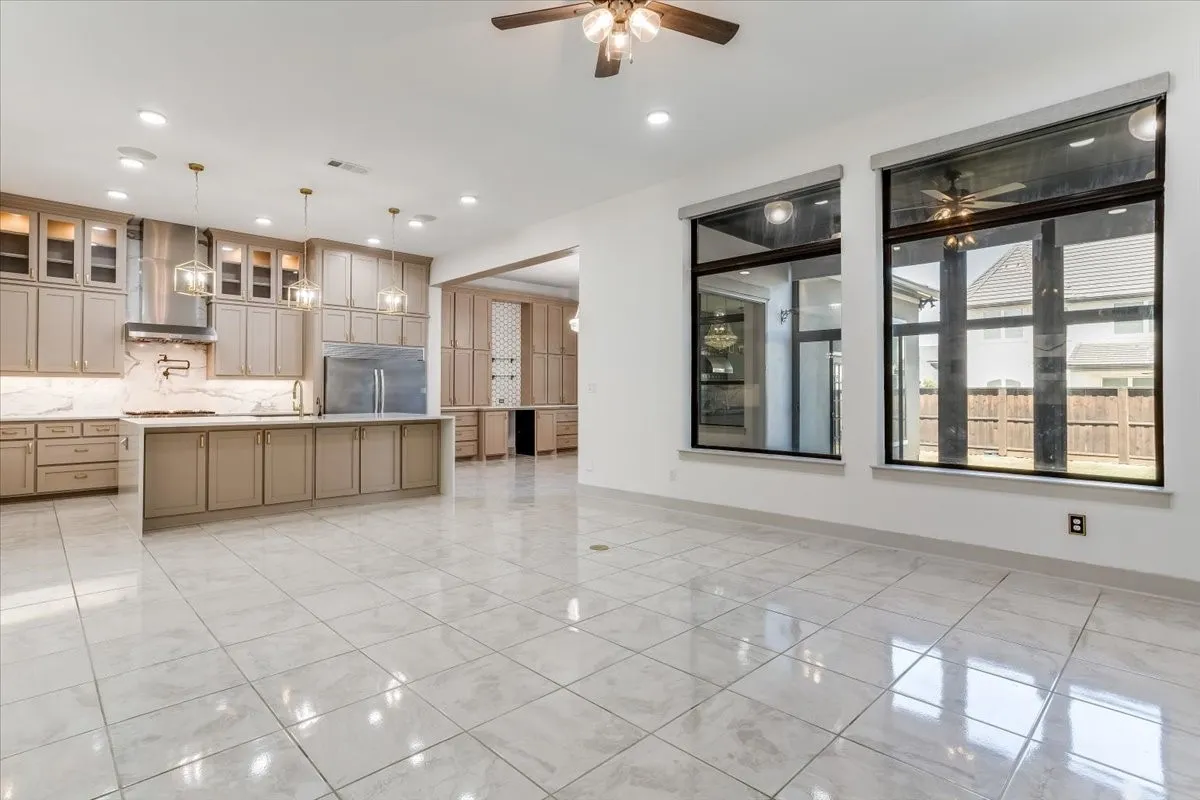 Single Family Residence For Sale in Denton County , 510 Spurlock Street, Frisco, Texas 75036, 5 Bedroom, 6 Bathroom, 3 Garage spaces, 4,626 Sqft, built in 2020, mls#21356462, Real Estate Agent in Frisco, Homes For Sale in Denton county, Homes For Sale in Frisco, Realtor in Frisco Texas, Real Estate Brokerage Independent Realty Texas, Luminita Cordes Realtor