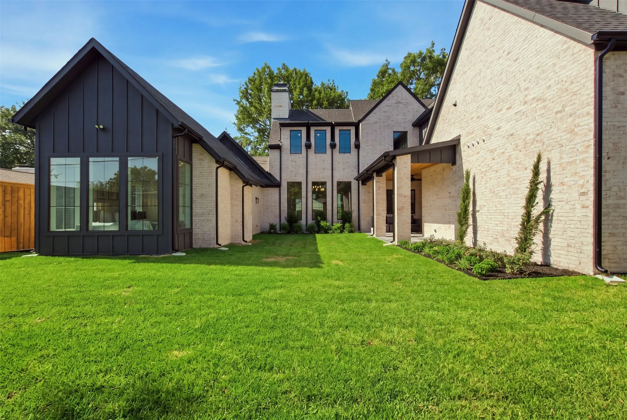Single Family Residence For Sale in Dallas County , 3305 Townsend Drive, Dallas, Texas 75229, 5 Bedroom, 7 Bathroom, 2 Garage spaces, 4,865 Sqft, built in 2026, mls#21340768, Real Estate Agent in Dallas, Homes For Sale in Dallas county, Homes For Sale in Dallas, Realtor in Dallas Texas, Real Estate Brokerage Independent Realty Texas, Luminita Cordes Realtor