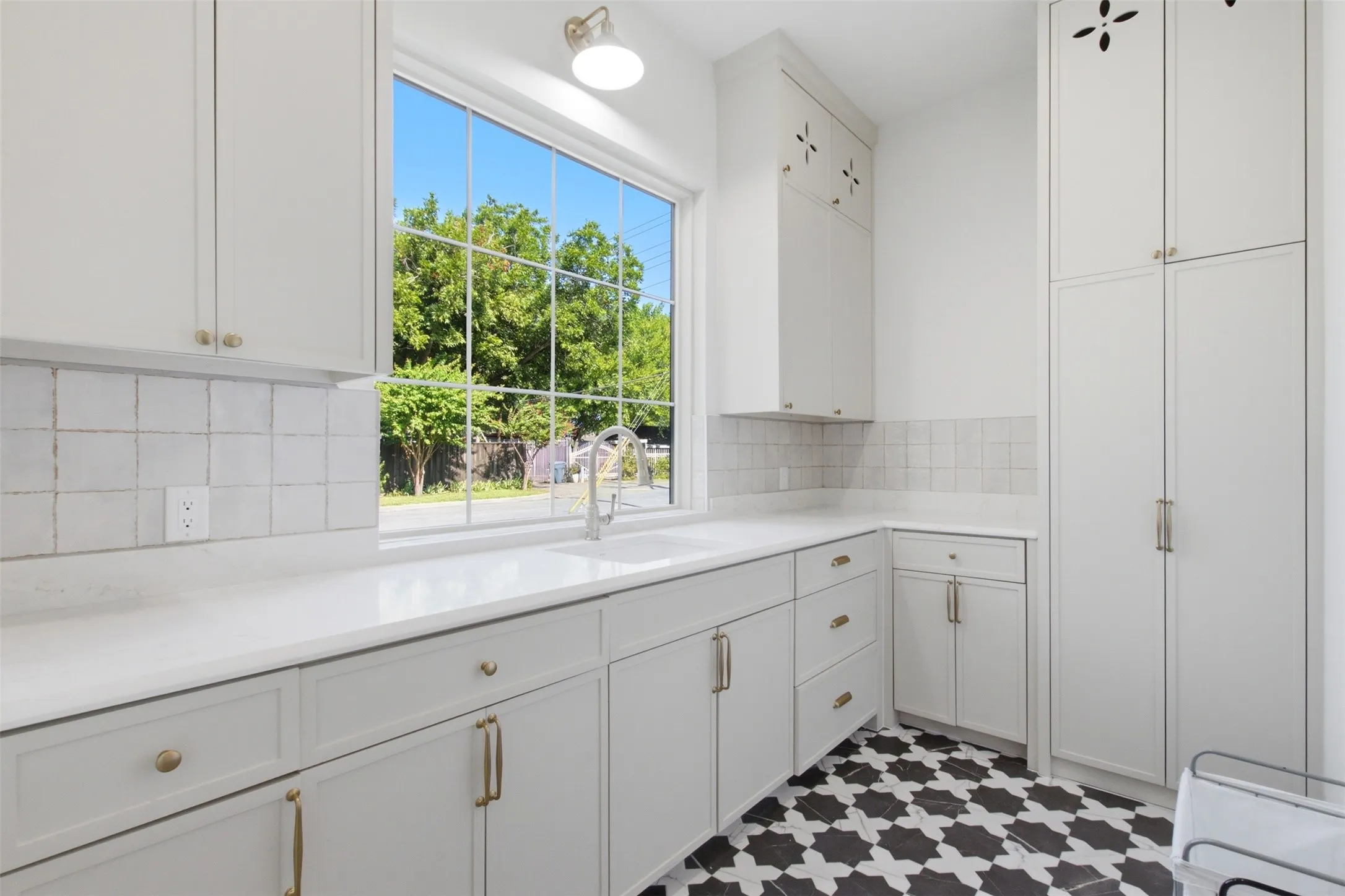 Single Family Residence For Sale in Dallas County , 3305 Townsend Drive, Dallas, Texas 75229, 5 Bedroom, 7 Bathroom, 2 Garage spaces, 4,865 Sqft, built in 2026, mls#21340768, Real Estate Agent in Dallas, Homes For Sale in Dallas county, Homes For Sale in Dallas, Realtor in Dallas Texas, Real Estate Brokerage Independent Realty Texas, Luminita Cordes Realtor
