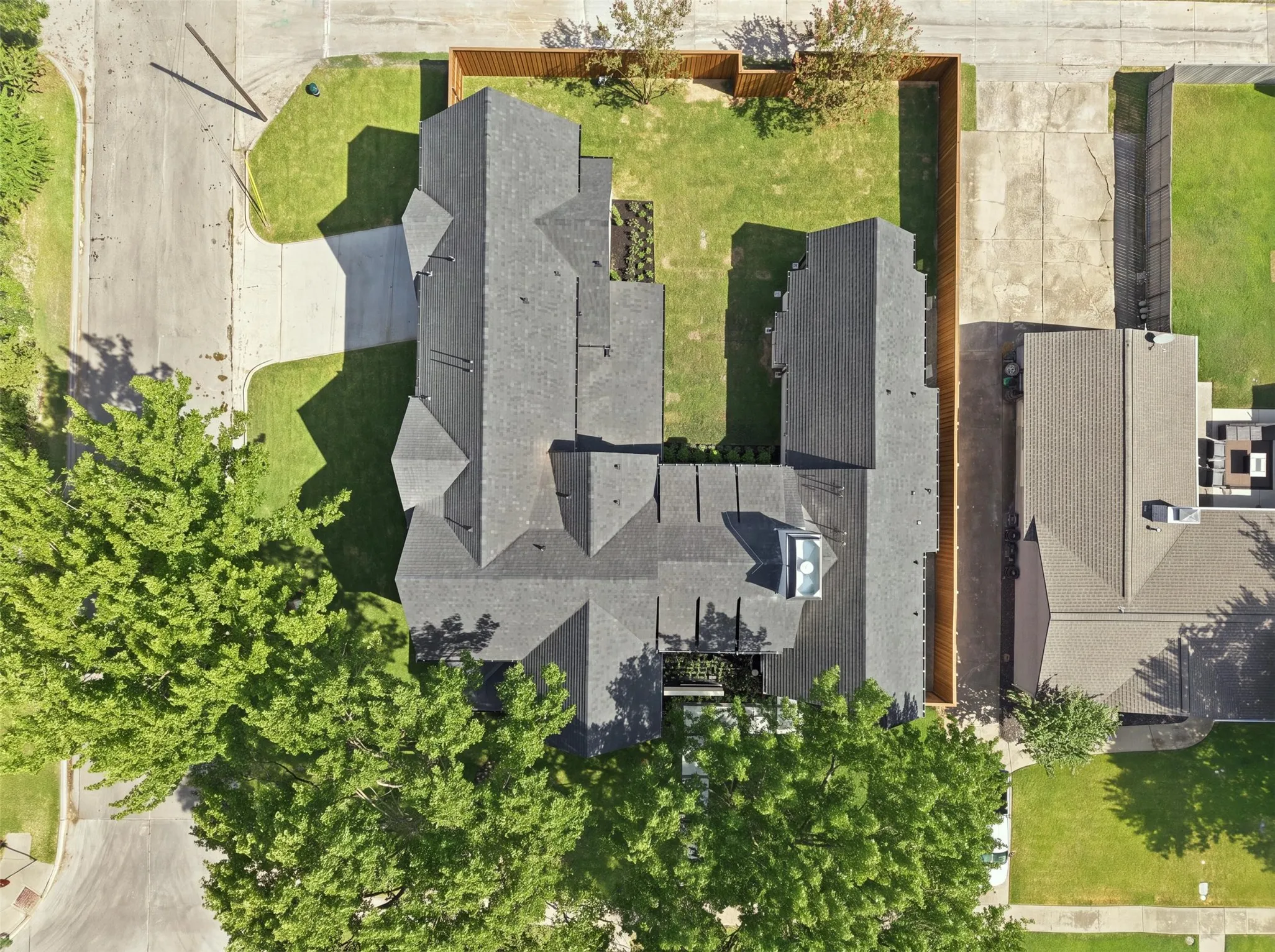 Single Family Residence For Sale in Dallas County , 3305 Townsend Drive, Dallas, Texas 75229, 5 Bedroom, 7 Bathroom, 2 Garage spaces, 4,865 Sqft, built in 2026, mls#21340768, Real Estate Agent in Dallas, Homes For Sale in Dallas county, Homes For Sale in Dallas, Realtor in Dallas Texas, Real Estate Brokerage Independent Realty Texas, Luminita Cordes Realtor