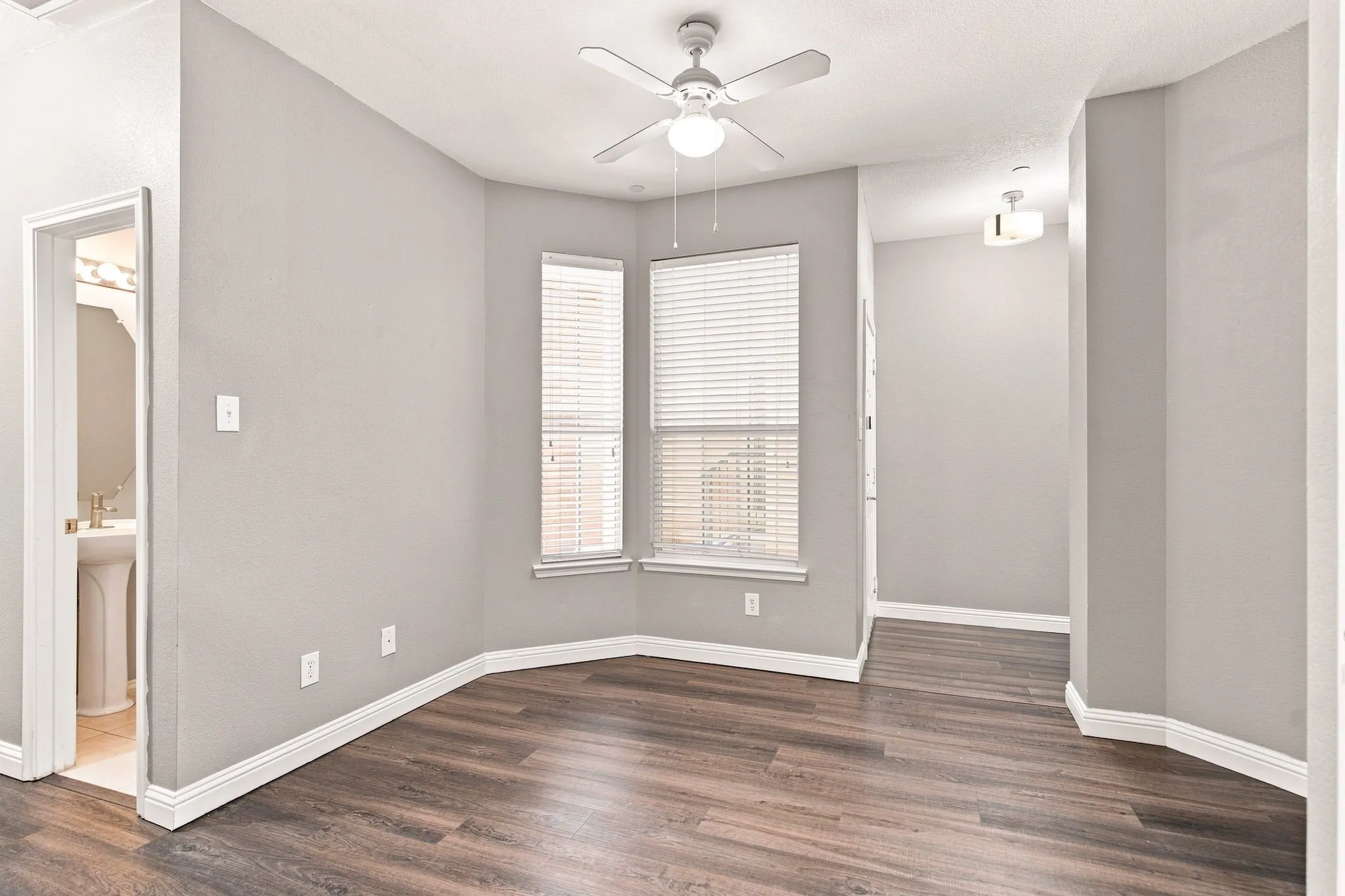 Townhouse For Rent in Collin County , 10017 Monastery Drive, Plano, Texas 75025, 3 Bedroom, 3 Bathroom, 2 Garage spaces, 1,597 Sqft, built in 2003, Price $2,300, mls#21362287, Real Estate Agent in Plano, Homes For Rent in Collin county, Homes For Rent in Plano, Realtor in Plano Texas, Real Estate Brokerage Independent Realty Texas, Luminita Cordes Realtor
