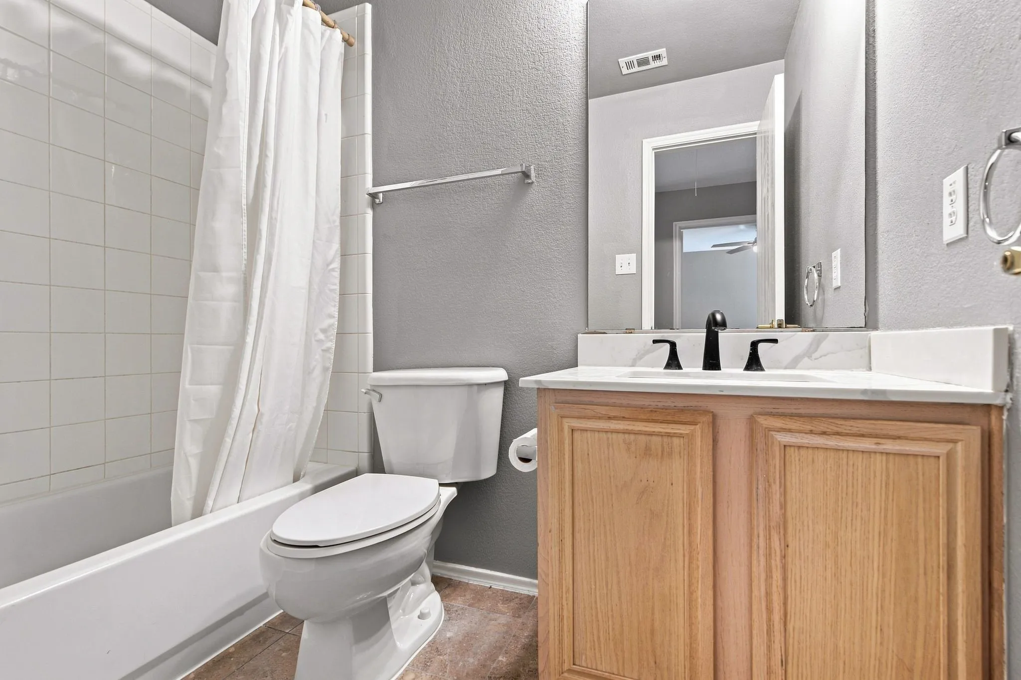Townhouse For Rent in Collin County , 10017 Monastery Drive, Plano, Texas 75025, 3 Bedroom, 3 Bathroom, 2 Garage spaces, 1,597 Sqft, built in 2003, Price $2,300, mls#21362287, Real Estate Agent in Plano, Homes For Rent in Collin county, Homes For Rent in Plano, Realtor in Plano Texas, Real Estate Brokerage Independent Realty Texas, Luminita Cordes Realtor
