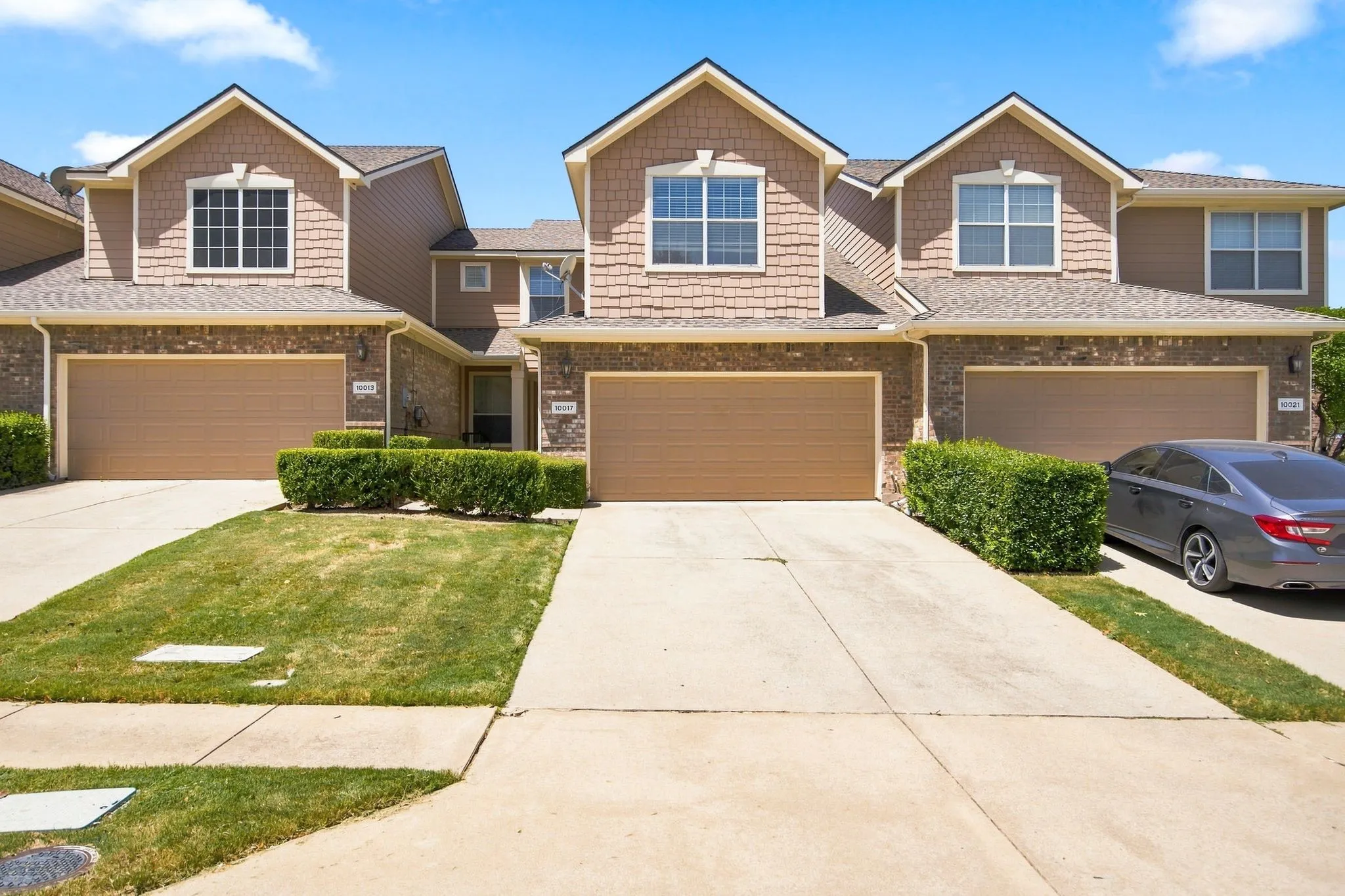Townhouse For Rent in Collin County , 10017 Monastery Drive, Plano, Texas 75025, 3 Bedroom, 3 Bathroom, 2 Garage spaces, 1,597 Sqft, built in 2003, Price $2,300, mls#21362287, Real Estate Agent in Plano, Homes For Rent in Collin county, Homes For Rent in Plano, Realtor in Plano Texas, Real Estate Brokerage Independent Realty Texas, Luminita Cordes Realtor