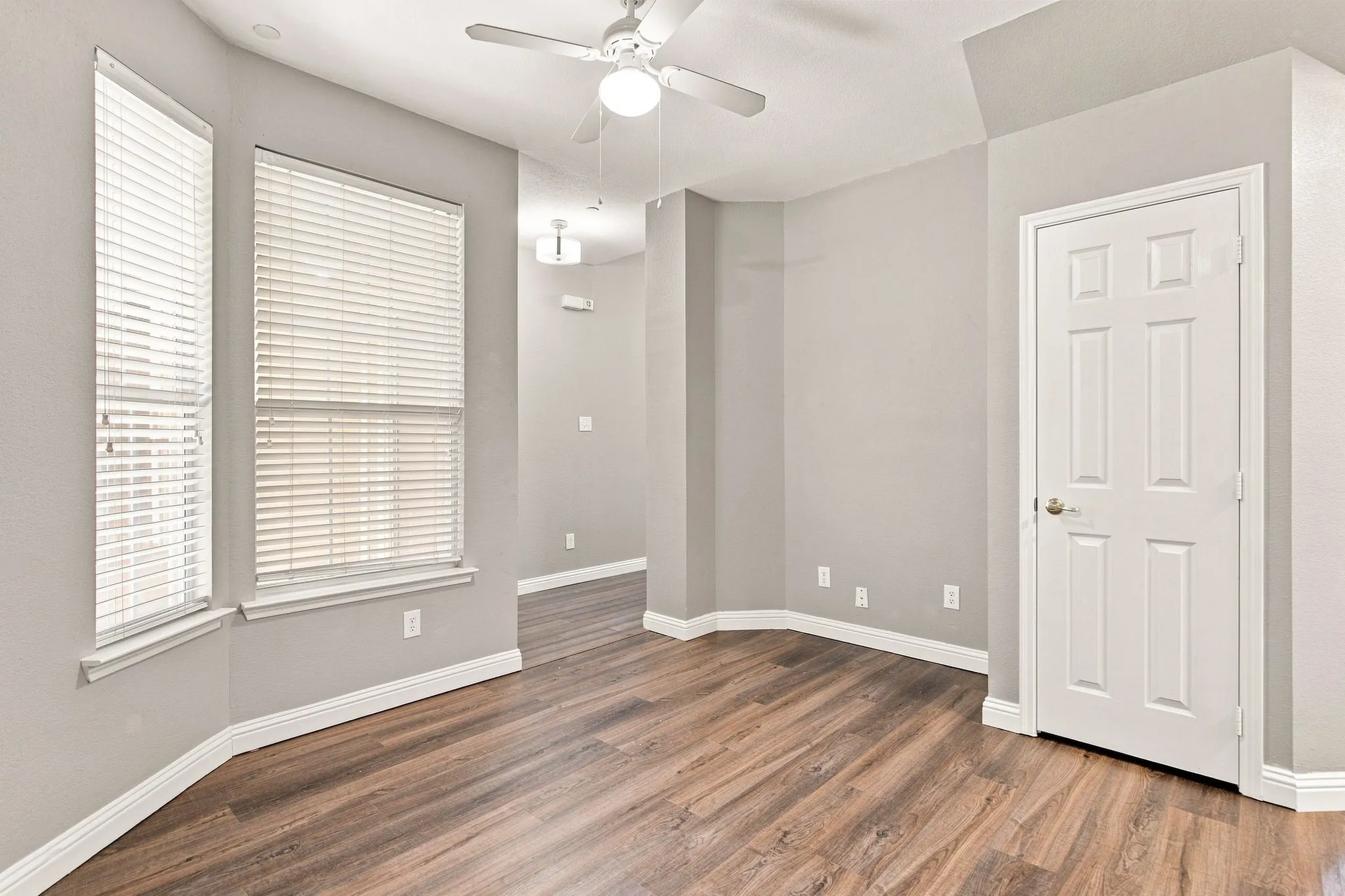 Townhouse For Rent in Collin County , 10017 Monastery Drive, Plano, Texas 75025, 3 Bedroom, 3 Bathroom, 2 Garage spaces, 1,597 Sqft, built in 2003, Price $2,300, mls#21362287, Real Estate Agent in Plano, Homes For Rent in Collin county, Homes For Rent in Plano, Realtor in Plano Texas, Real Estate Brokerage Independent Realty Texas, Luminita Cordes Realtor
