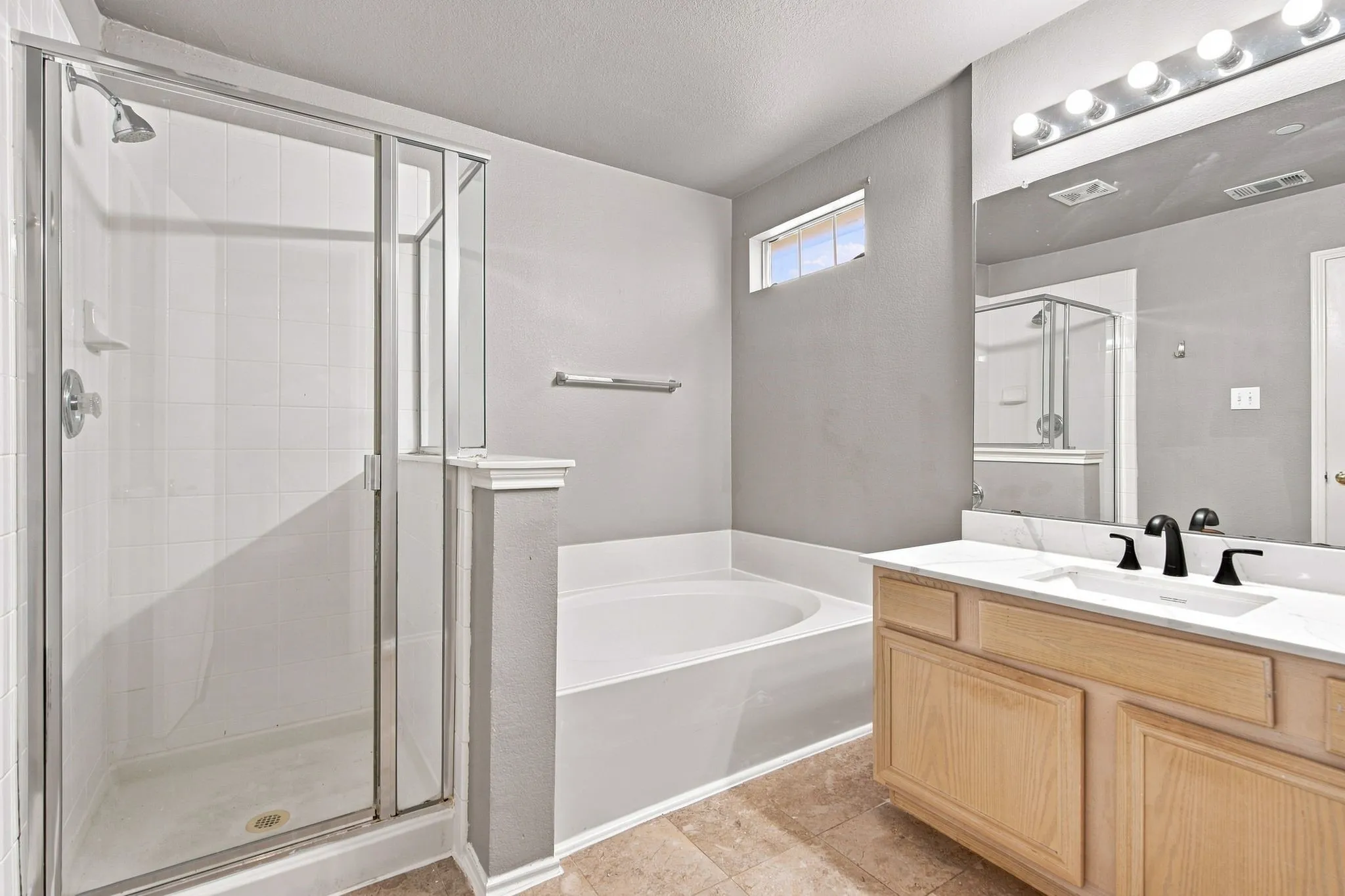 Townhouse For Rent in Collin County , 10017 Monastery Drive, Plano, Texas 75025, 3 Bedroom, 3 Bathroom, 2 Garage spaces, 1,597 Sqft, built in 2003, Price $2,300, mls#21362287, Real Estate Agent in Plano, Homes For Rent in Collin county, Homes For Rent in Plano, Realtor in Plano Texas, Real Estate Brokerage Independent Realty Texas, Luminita Cordes Realtor