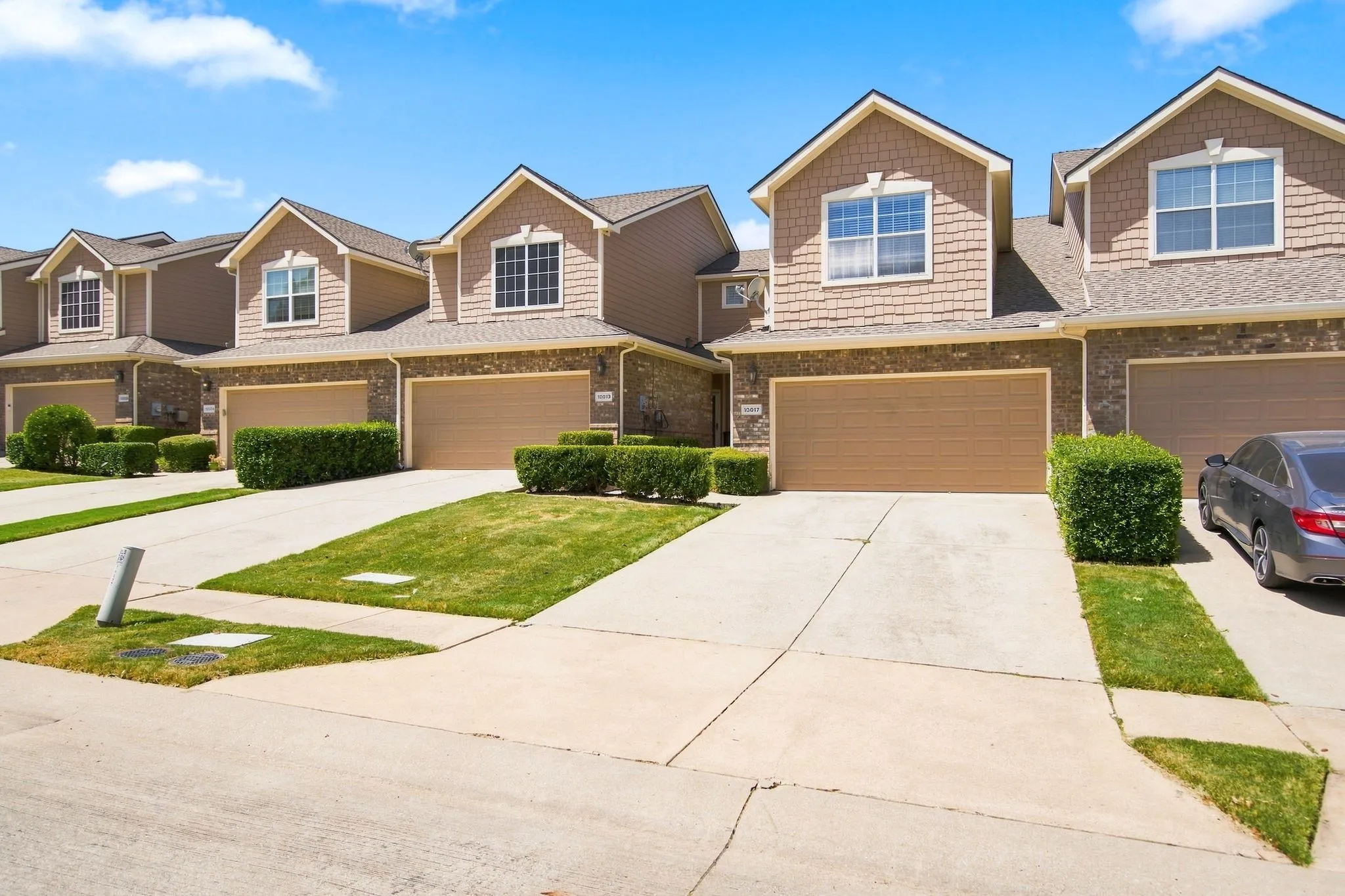 Townhouse For Rent in Collin County , 10017 Monastery Drive, Plano, Texas 75025, 3 Bedroom, 3 Bathroom, 2 Garage spaces, 1,597 Sqft, built in 2003, Price $2,300, mls#21362287, Real Estate Agent in Plano, Homes For Rent in Collin county, Homes For Rent in Plano, Realtor in Plano Texas, Real Estate Brokerage Independent Realty Texas, Luminita Cordes Realtor