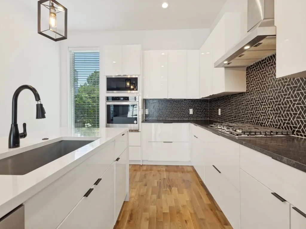 Townhouse For Rent in Dallas County , 4119 Munger Avenue, Dallas, Texas 75204, 3 Bedroom, 4 Bathroom, 2 Garage spaces, 2,341 Sqft, built in 2020, mls#21362299, Real Estate Agent in Dallas, Homes For Rent in Dallas county, Homes For Rent in Dallas, Realtor in Dallas Texas, Real Estate Brokerage Independent Realty Texas, Luminita Cordes Realtor