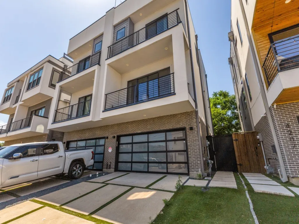 Townhouse For Rent in Dallas County , 4119 Munger Avenue, Dallas, Texas 75204, 3 Bedroom, 4 Bathroom, 2 Garage spaces, 2,341 Sqft, built in 2020, mls#21362299, Real Estate Agent in Dallas, Homes For Rent in Dallas county, Homes For Rent in Dallas, Realtor in Dallas Texas, Real Estate Brokerage Independent Realty Texas, Luminita Cordes Realtor