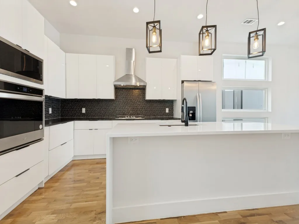 Townhouse For Rent in Dallas County , 4119 Munger Avenue, Dallas, Texas 75204, 3 Bedroom, 4 Bathroom, 2 Garage spaces, 2,341 Sqft, built in 2020, mls#21362299, Real Estate Agent in Dallas, Homes For Rent in Dallas county, Homes For Rent in Dallas, Realtor in Dallas Texas, Real Estate Brokerage Independent Realty Texas, Luminita Cordes Realtor