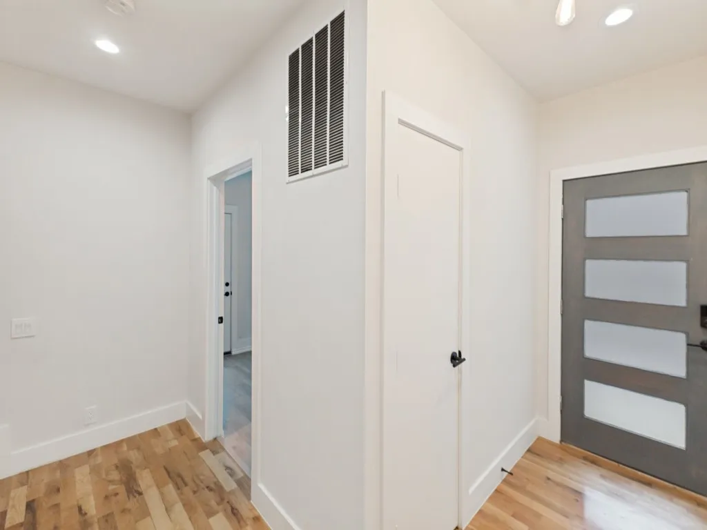 Townhouse For Rent in Dallas County , 4119 Munger Avenue, Dallas, Texas 75204, 3 Bedroom, 4 Bathroom, 2 Garage spaces, 2,341 Sqft, built in 2020, mls#21362299, Real Estate Agent in Dallas, Homes For Rent in Dallas county, Homes For Rent in Dallas, Realtor in Dallas Texas, Real Estate Brokerage Independent Realty Texas, Luminita Cordes Realtor