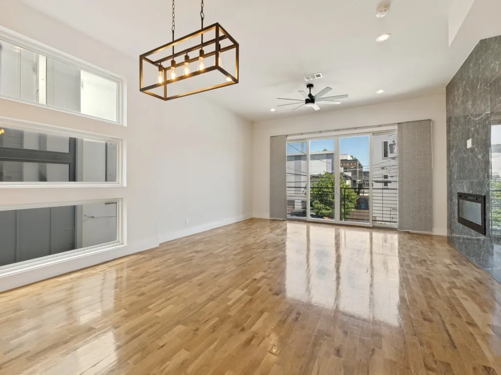 Townhouse For Rent in Dallas County , 4119 Munger Avenue, Dallas, Texas 75204, 3 Bedroom, 4 Bathroom, 2 Garage spaces, 2,341 Sqft, built in 2020, mls#21362299, Real Estate Agent in Dallas, Homes For Rent in Dallas county, Homes For Rent in Dallas, Realtor in Dallas Texas, Real Estate Brokerage Independent Realty Texas, Luminita Cordes Realtor