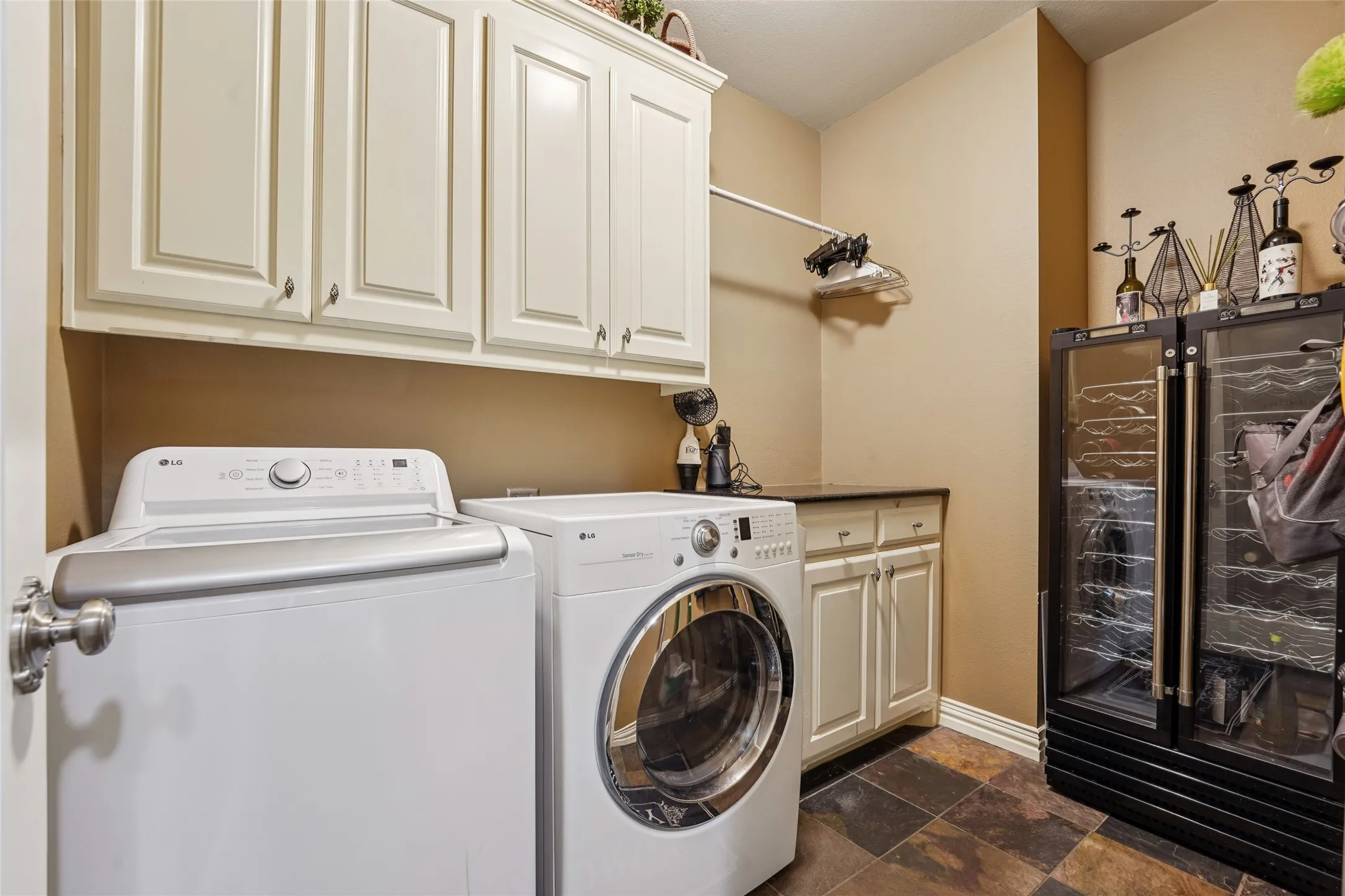 Single Family Residence For Sale in Tarrant County , 14 Jamie Court, Trophy Club, Texas 76262, 3 Bedroom, 3 Bathroom, 2 Garage spaces, 3,651 Sqft, built in 2002, mls#21359865, Real Estate Agent in Trophy Club, Homes For Sale in Tarrant county, Homes For Sale in Trophy Club, Realtor in Trophy Club Texas, Real Estate Brokerage Independent Realty Texas, Luminita Cordes Realtor