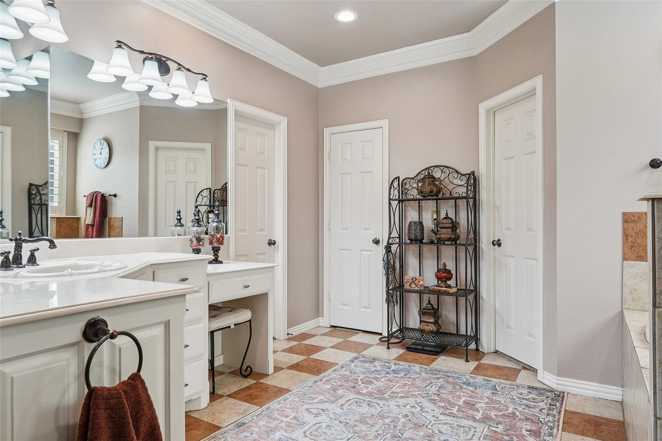Single Family Residence For Sale in Tarrant County , 14 Jamie Court, Trophy Club, Texas 76262, 3 Bedroom, 3 Bathroom, 2 Garage spaces, 3,651 Sqft, built in 2002, mls#21359865, Real Estate Agent in Trophy Club, Homes For Sale in Tarrant county, Homes For Sale in Trophy Club, Realtor in Trophy Club Texas, Real Estate Brokerage Independent Realty Texas, Luminita Cordes Realtor