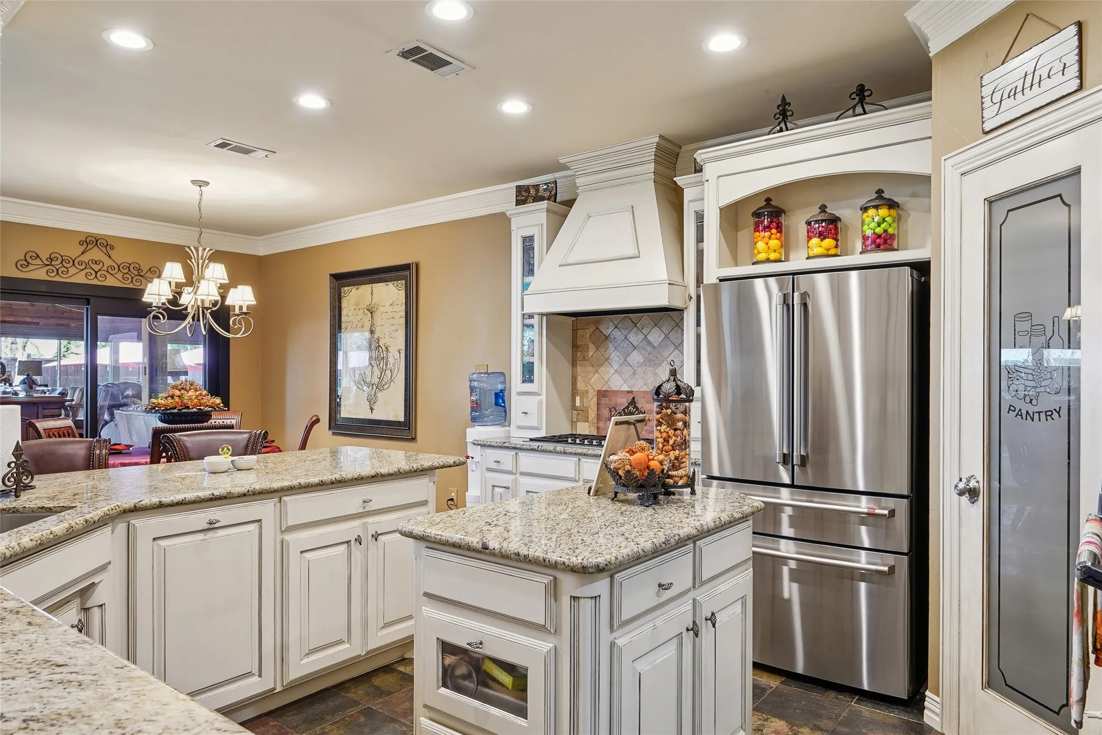 Single Family Residence For Sale in Tarrant County , 14 Jamie Court, Trophy Club, Texas 76262, 3 Bedroom, 3 Bathroom, 2 Garage spaces, 3,651 Sqft, built in 2002, mls#21359865, Real Estate Agent in Trophy Club, Homes For Sale in Tarrant county, Homes For Sale in Trophy Club, Realtor in Trophy Club Texas, Real Estate Brokerage Independent Realty Texas, Luminita Cordes Realtor