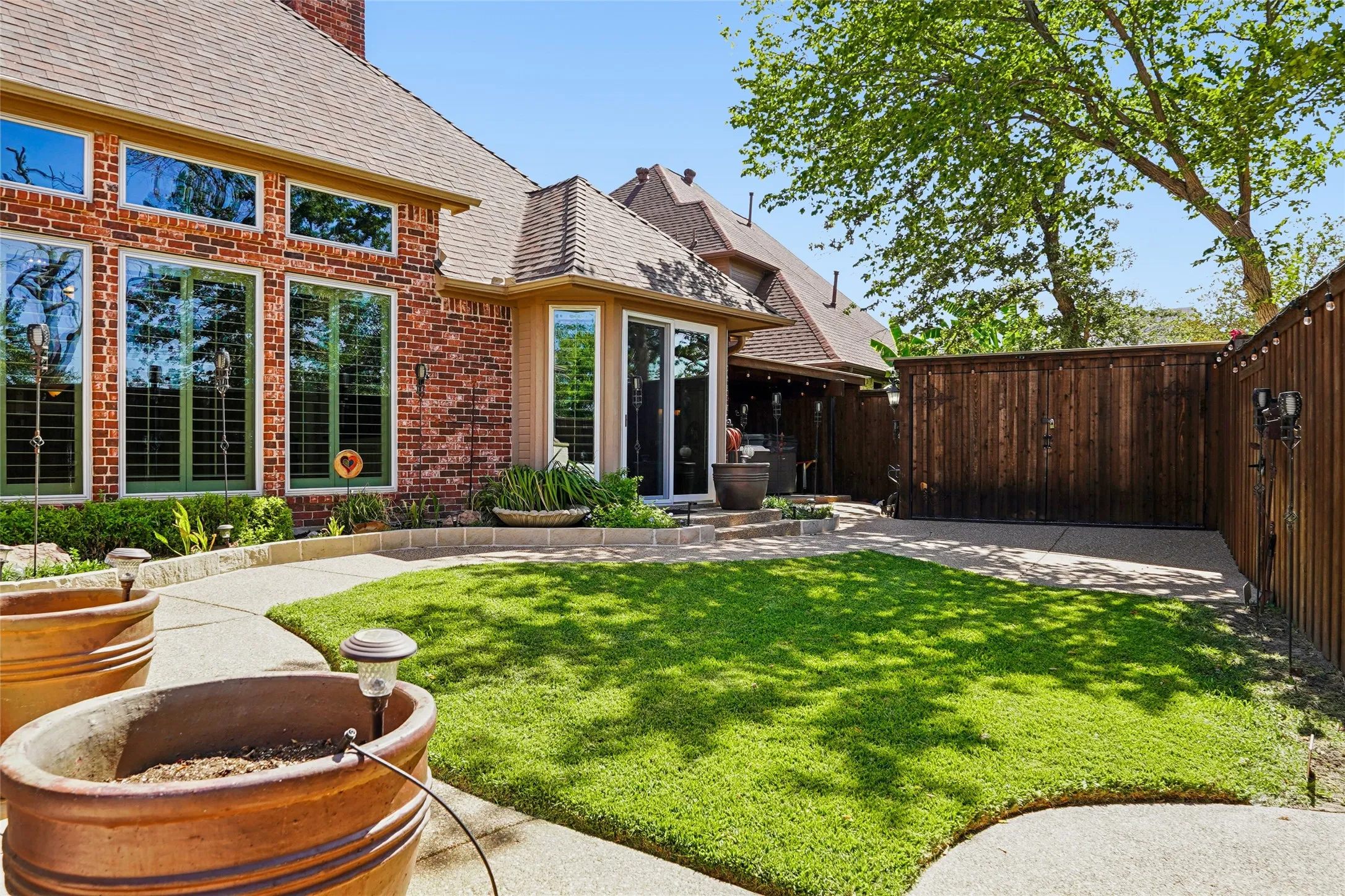 Single Family Residence For Sale in Tarrant County , 14 Jamie Court, Trophy Club, Texas 76262, 3 Bedroom, 3 Bathroom, 2 Garage spaces, 3,651 Sqft, built in 2002, mls#21359865, Real Estate Agent in Trophy Club, Homes For Sale in Tarrant county, Homes For Sale in Trophy Club, Realtor in Trophy Club Texas, Real Estate Brokerage Independent Realty Texas, Luminita Cordes Realtor
