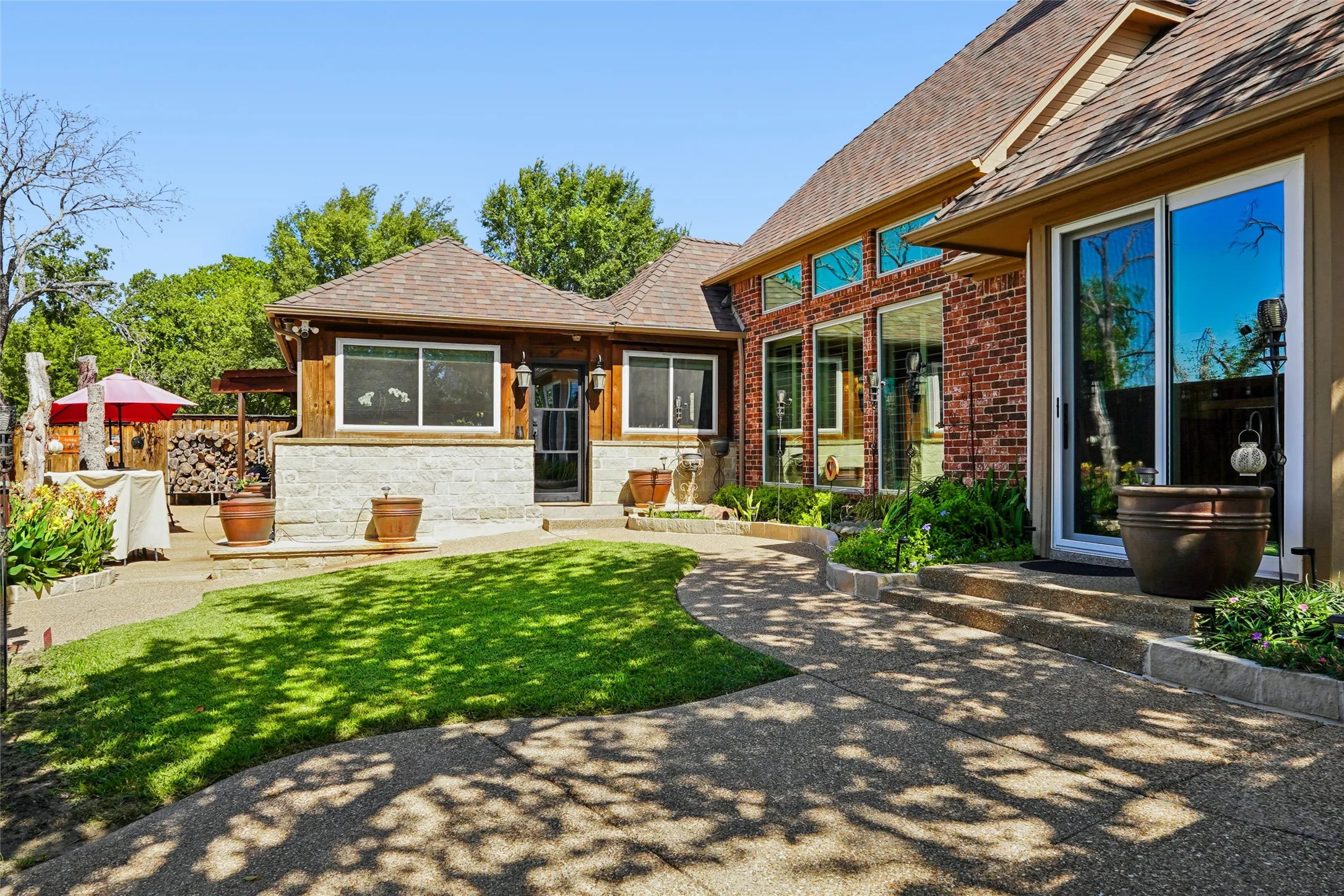 Single Family Residence For Sale in Tarrant County , 14 Jamie Court, Trophy Club, Texas 76262, 3 Bedroom, 3 Bathroom, 2 Garage spaces, 3,651 Sqft, built in 2002, mls#21359865, Real Estate Agent in Trophy Club, Homes For Sale in Tarrant county, Homes For Sale in Trophy Club, Realtor in Trophy Club Texas, Real Estate Brokerage Independent Realty Texas, Luminita Cordes Realtor