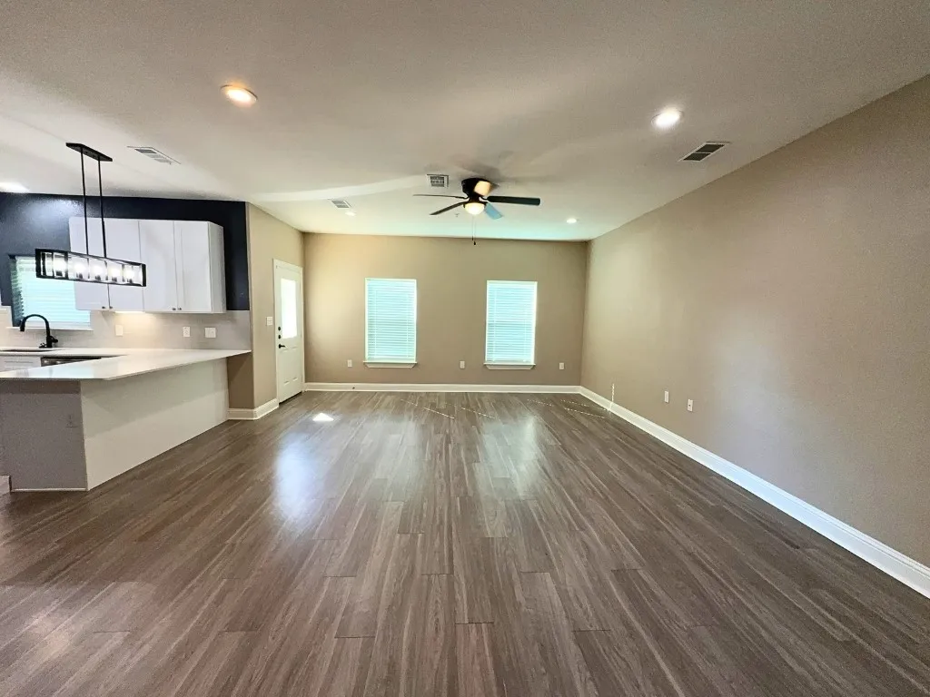 Townhouse For Rent in Collin County , 1017 Debby Court, Wylie, Texas 75098, 3 Bedroom, 3 Bathroom, 2 Garage spaces, 1,956 Sqft, built in 2022, mls#21362209, Real Estate Agent in Wylie, Homes For Rent in Collin county, Homes For Rent in Wylie, Realtor in Wylie Texas, Real Estate Brokerage Independent Realty Texas, Luminita Cordes Realtor