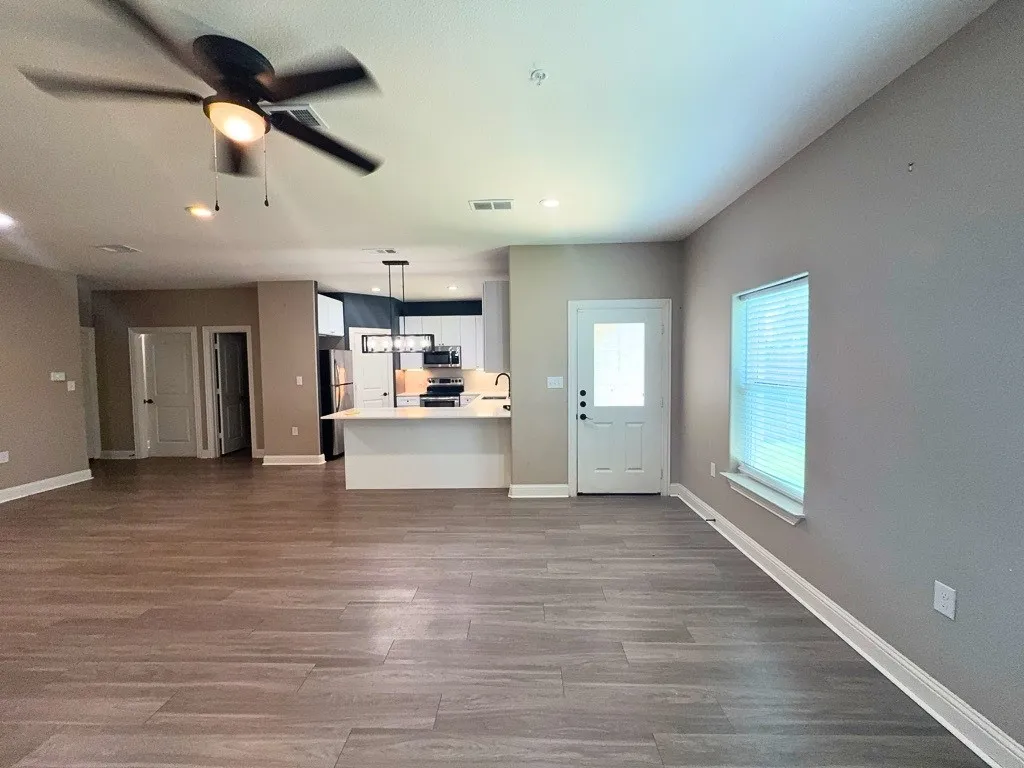 Townhouse For Rent in Collin County , 1017 Debby Court, Wylie, Texas 75098, 3 Bedroom, 3 Bathroom, 2 Garage spaces, 1,956 Sqft, built in 2022, mls#21362209, Real Estate Agent in Wylie, Homes For Rent in Collin county, Homes For Rent in Wylie, Realtor in Wylie Texas, Real Estate Brokerage Independent Realty Texas, Luminita Cordes Realtor
