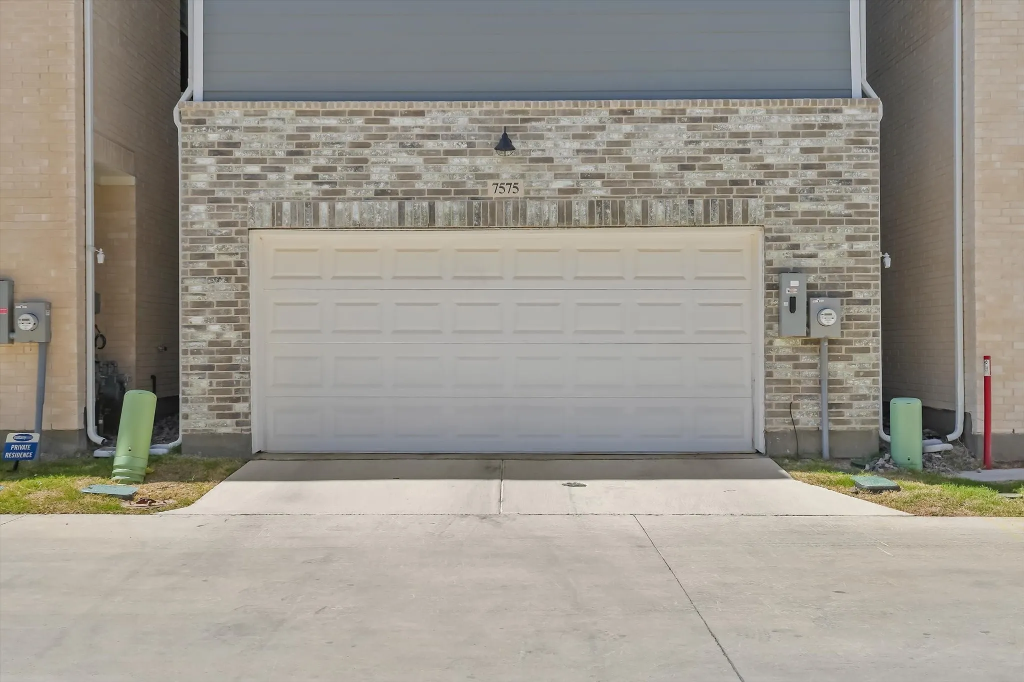 Single Family Residence For Sale in Dallas County , 7575 Millingston Road, Dallas, Texas 75228, 4 Bedroom, 4 Bathroom, 2 Garage spaces, 2,304 Sqft, built in 2024, mls#21362295, Real Estate Agent in Dallas, Homes For Sale in Dallas county, Homes For Sale in Dallas, Realtor in Dallas Texas, Real Estate Brokerage Independent Realty Texas, Luminita Cordes Realtor