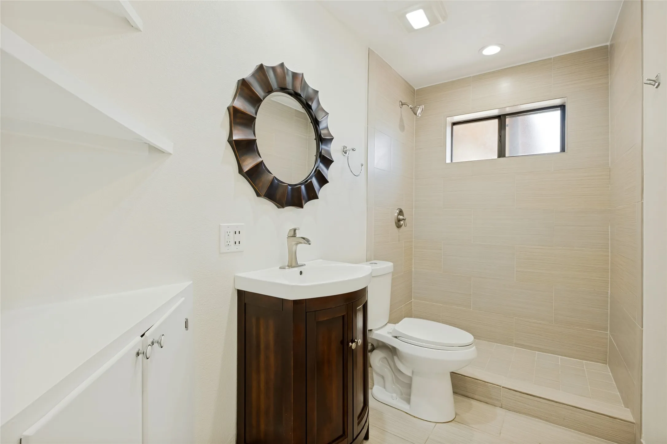 Single Family Residence For Sale in Dallas County , 4228 Hyde Park Drive, Mesquite, Texas 75150, 3 Bedroom, 3 Bathroom, Garage spaces, 1,396 Sqft, built in 1957, mls#21362312, Real Estate Agent in Mesquite, Homes For Sale in Dallas county, Homes For Sale in Mesquite, Realtor in Mesquite Texas, Real Estate Brokerage Independent Realty Texas, Luminita Cordes Realtor