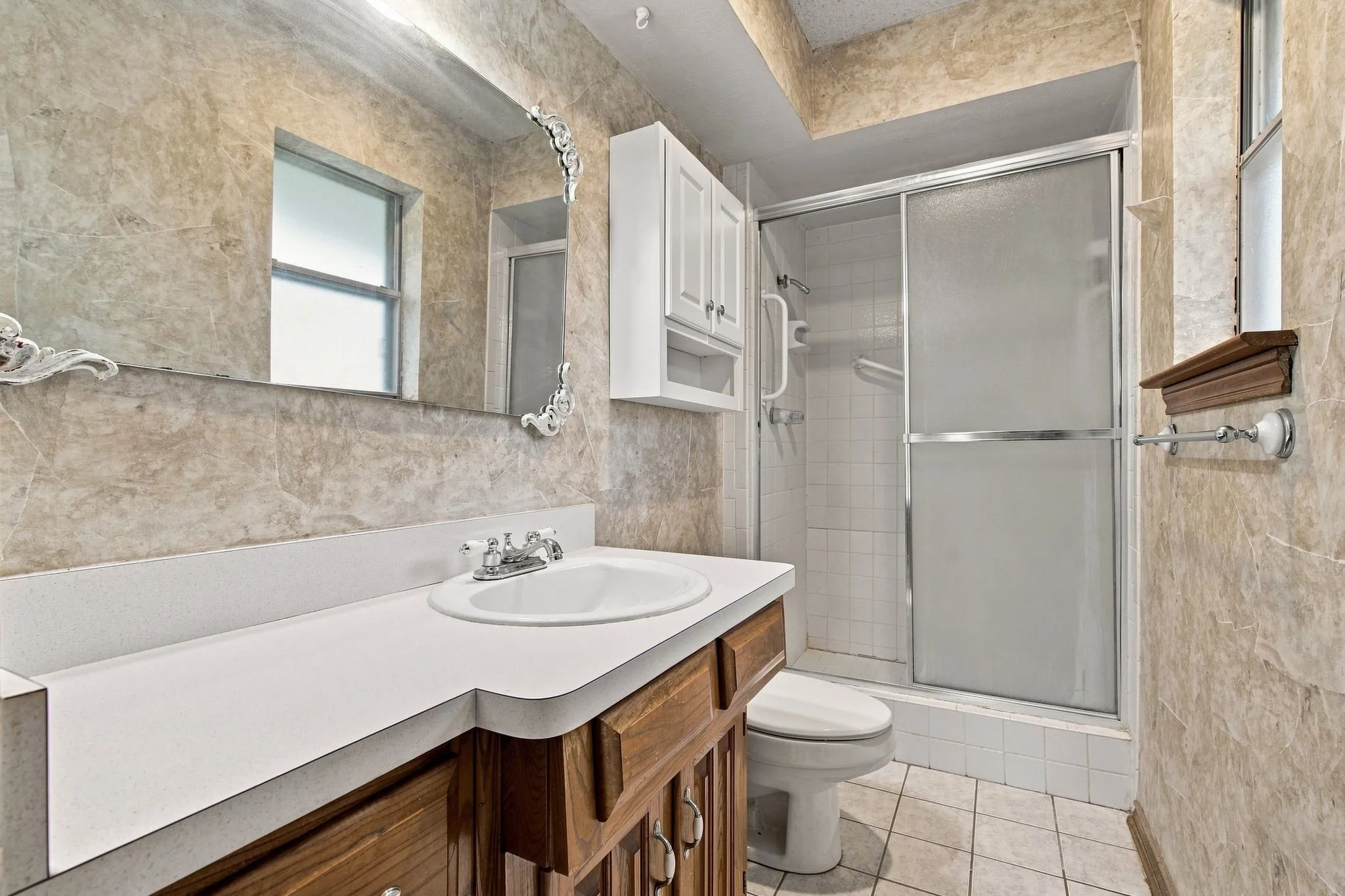 Single Family Residence For Sale in Tarrant County , 809 S Atkerson Lane, Euless, Texas 76040, 4 Bedroom, 2 Bathroom, 2 Garage spaces, 1,796 Sqft, built in 1975, mls#21362314, Real Estate Agent in Euless, Homes For Sale in Tarrant county, Homes For Sale in Euless, Realtor in Euless Texas, Real Estate Brokerage Independent Realty Texas, Luminita Cordes Realtor