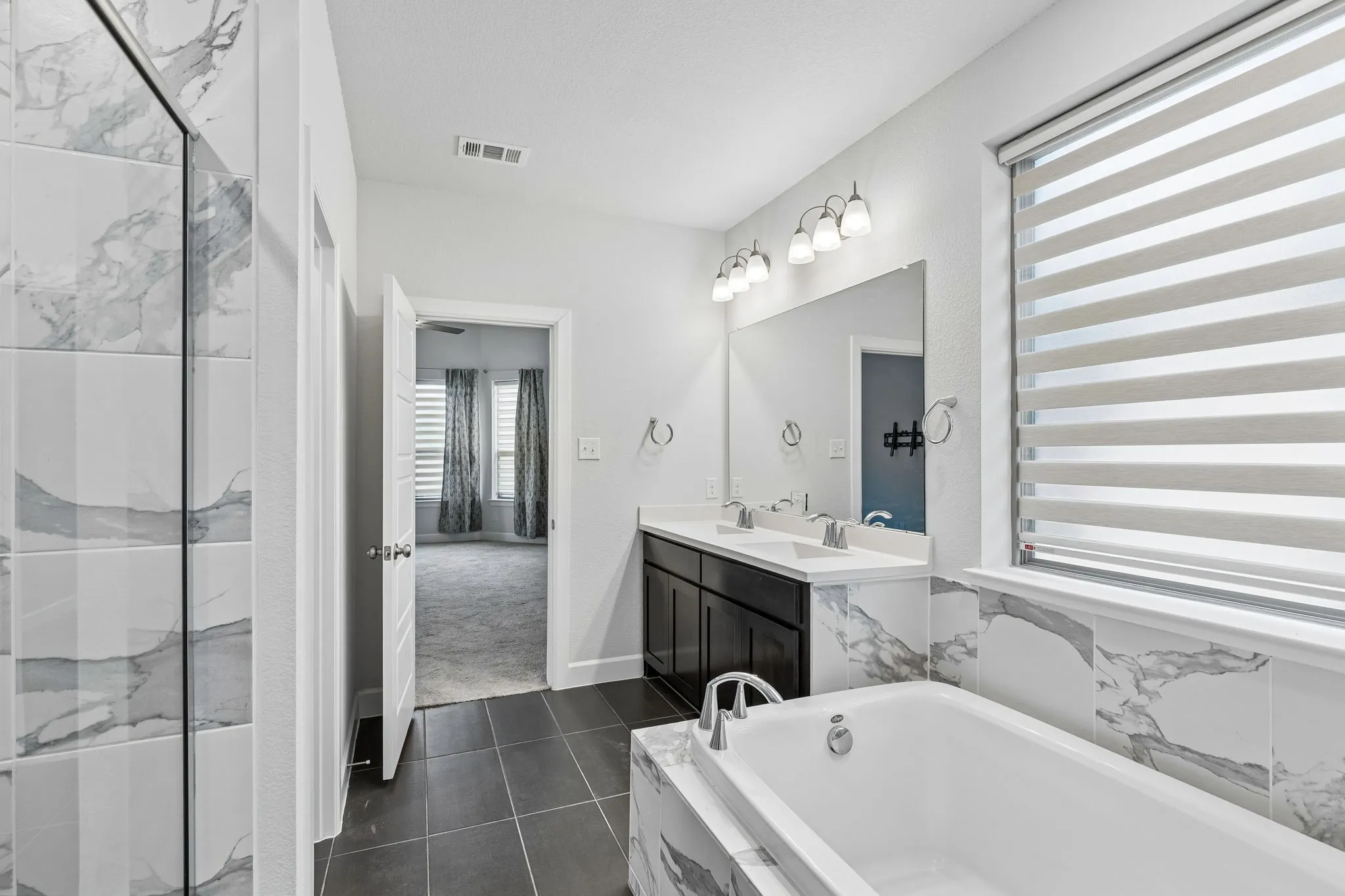 Single Family Residence For Sale in Johnson County , 2501 Collier Street, Mansfield, Texas 76063, 4 Bedroom, 3 Bathroom, 2 Garage spaces, 2,990 Sqft, built in 2020, mls#21362316, Real Estate Agent in Mansfield, Homes For Sale in Johnson county, Homes For Sale in Mansfield, Realtor in Mansfield Texas, Real Estate Brokerage Independent Realty Texas, Luminita Cordes Realtor