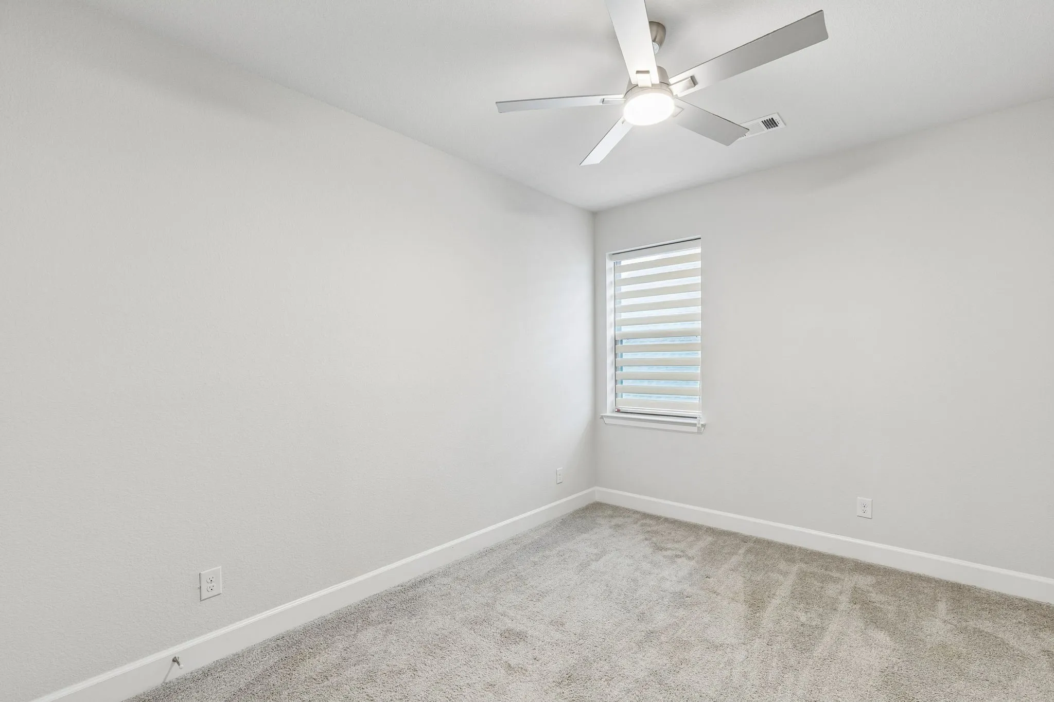 Single Family Residence For Sale in Johnson County , 2501 Collier Street, Mansfield, Texas 76063, 4 Bedroom, 3 Bathroom, 2 Garage spaces, 2,990 Sqft, built in 2020, mls#21362316, Real Estate Agent in Mansfield, Homes For Sale in Johnson county, Homes For Sale in Mansfield, Realtor in Mansfield Texas, Real Estate Brokerage Independent Realty Texas, Luminita Cordes Realtor