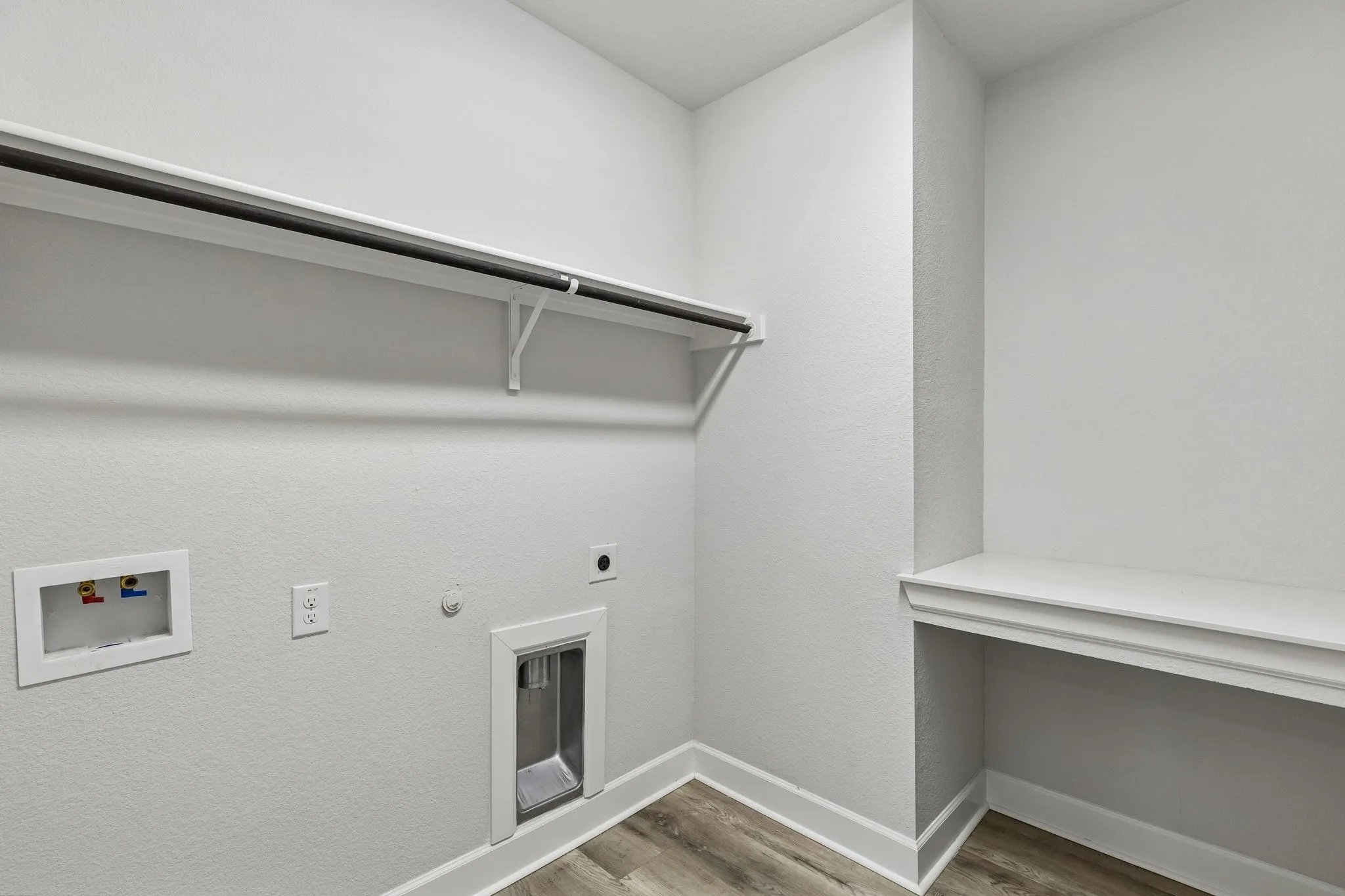 Single Family Residence For Sale in Johnson County , 2501 Collier Street, Mansfield, Texas 76063, 4 Bedroom, 3 Bathroom, 2 Garage spaces, 2,990 Sqft, built in 2020, mls#21362316, Real Estate Agent in Mansfield, Homes For Sale in Johnson county, Homes For Sale in Mansfield, Realtor in Mansfield Texas, Real Estate Brokerage Independent Realty Texas, Luminita Cordes Realtor