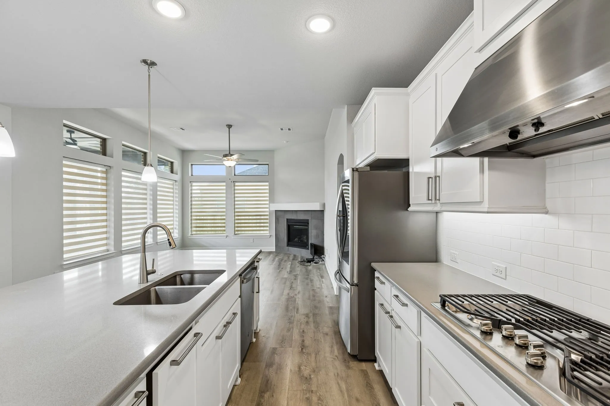 Single Family Residence For Sale in Johnson County , 2501 Collier Street, Mansfield, Texas 76063, 4 Bedroom, 3 Bathroom, 2 Garage spaces, 2,990 Sqft, built in 2020, mls#21362316, Real Estate Agent in Mansfield, Homes For Sale in Johnson county, Homes For Sale in Mansfield, Realtor in Mansfield Texas, Real Estate Brokerage Independent Realty Texas, Luminita Cordes Realtor
