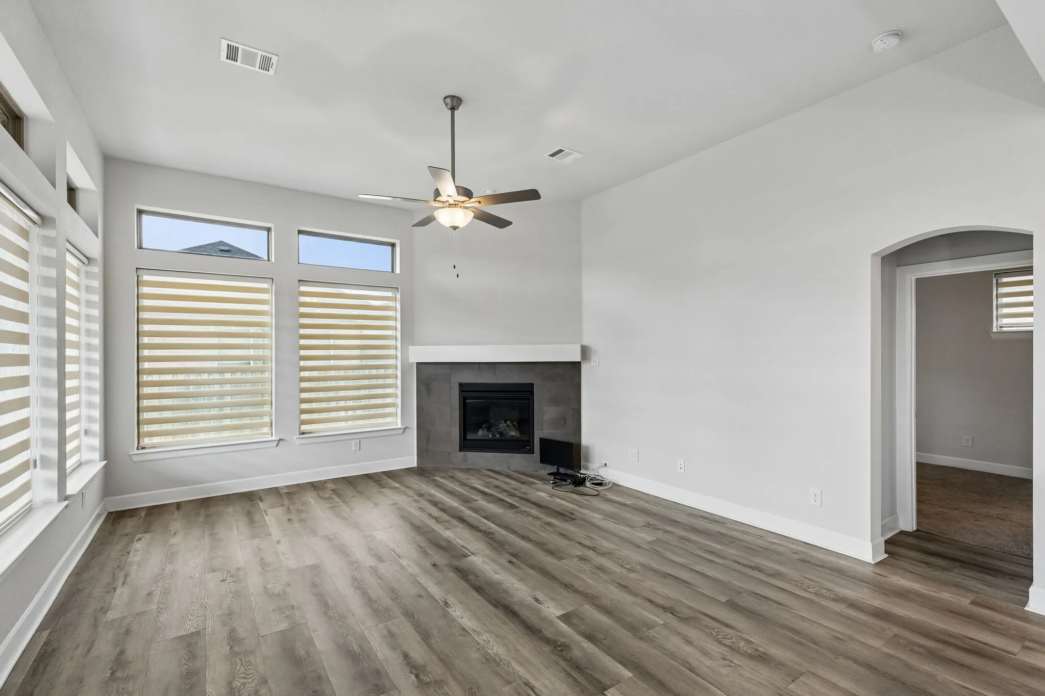 Single Family Residence For Sale in Johnson County , 2501 Collier Street, Mansfield, Texas 76063, 4 Bedroom, 3 Bathroom, 2 Garage spaces, 2,990 Sqft, built in 2020, mls#21362316, Real Estate Agent in Mansfield, Homes For Sale in Johnson county, Homes For Sale in Mansfield, Realtor in Mansfield Texas, Real Estate Brokerage Independent Realty Texas, Luminita Cordes Realtor