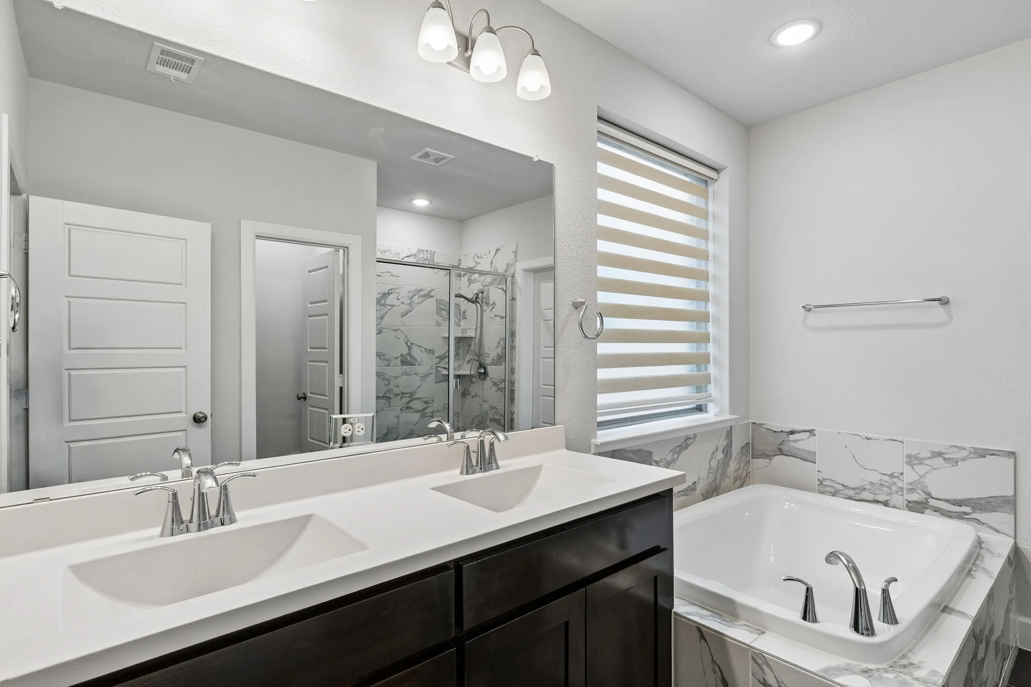 Single Family Residence For Sale in Johnson County , 2501 Collier Street, Mansfield, Texas 76063, 4 Bedroom, 3 Bathroom, 2 Garage spaces, 2,990 Sqft, built in 2020, mls#21362316, Real Estate Agent in Mansfield, Homes For Sale in Johnson county, Homes For Sale in Mansfield, Realtor in Mansfield Texas, Real Estate Brokerage Independent Realty Texas, Luminita Cordes Realtor