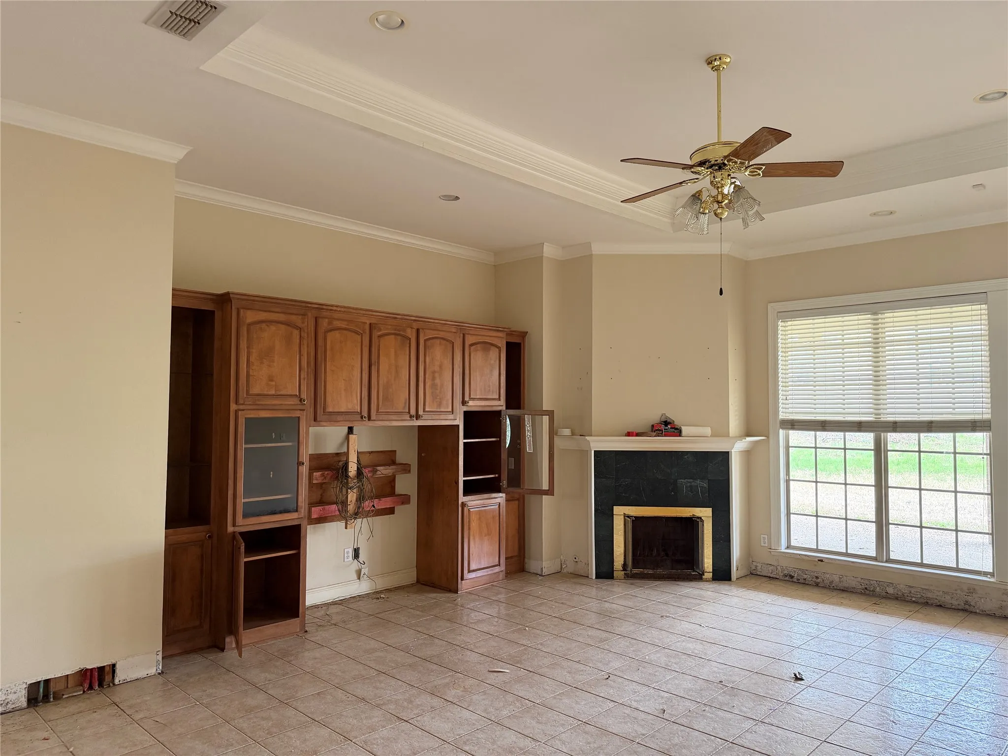 Single Family Residence For Sale in Gregg County , 120 Burton Street, Longview, Texas 75603, 4 Bedroom, 4 Bathroom, 3 Garage spaces, 3,547 Sqft, built in 2001, Price $315,000, mls#21362318, Real Estate Agent in Longview, Homes For Sale in Gregg county, Homes For Sale in Longview, Realtor in Longview Texas, Real Estate Brokerage Independent Realty Texas, Luminita Cordes Realtor
