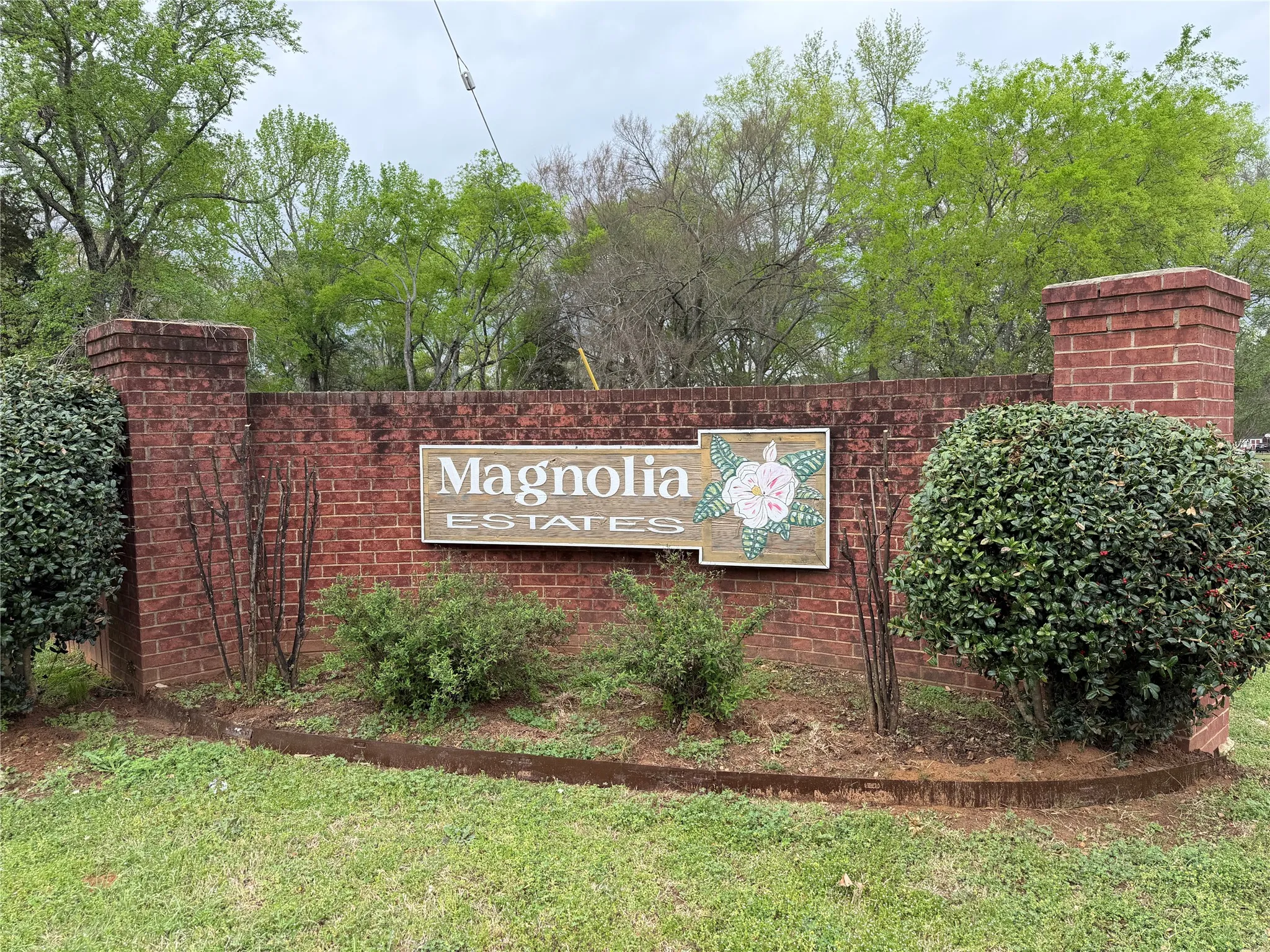 Single Family Residence For Sale in Gregg County , 120 Burton Street, Longview, Texas 75603, 4 Bedroom, 4 Bathroom, 3 Garage spaces, 3,547 Sqft, built in 2001, Price $315,000, mls#21362318, Real Estate Agent in Longview, Homes For Sale in Gregg county, Homes For Sale in Longview, Realtor in Longview Texas, Real Estate Brokerage Independent Realty Texas, Luminita Cordes Realtor
