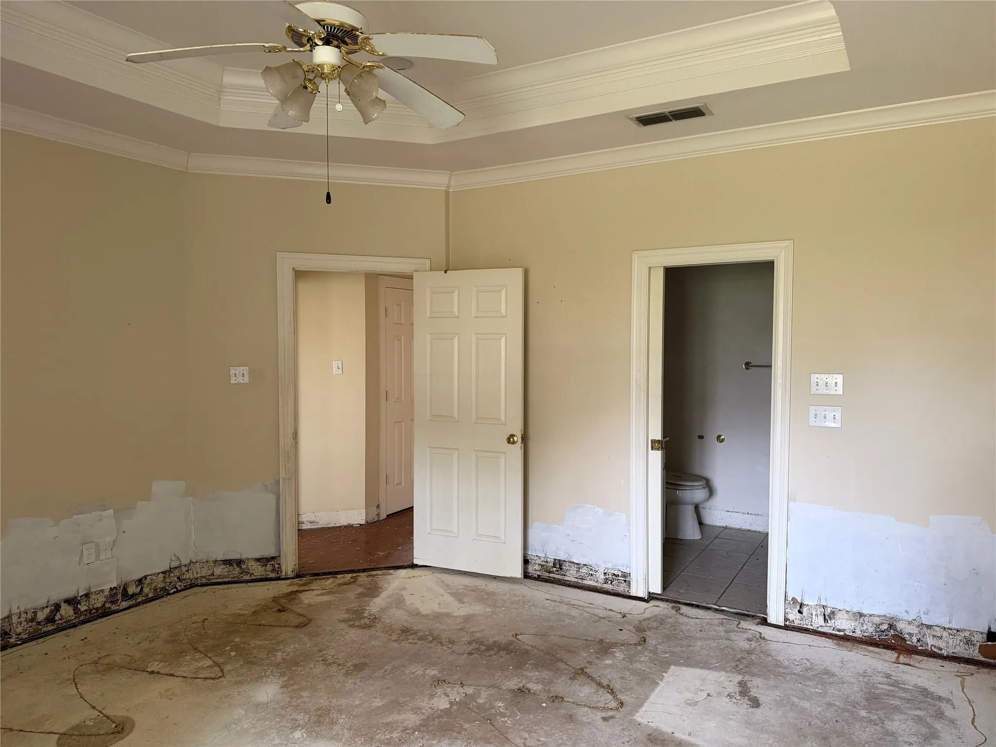 Single Family Residence For Sale in Gregg County , 120 Burton Street, Longview, Texas 75603, 4 Bedroom, 4 Bathroom, 3 Garage spaces, 3,547 Sqft, built in 2001, Price $315,000, mls#21362318, Real Estate Agent in Longview, Homes For Sale in Gregg county, Homes For Sale in Longview, Realtor in Longview Texas, Real Estate Brokerage Independent Realty Texas, Luminita Cordes Realtor