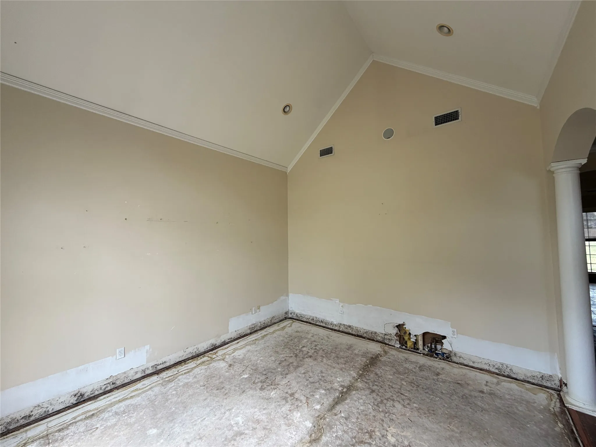 Single Family Residence For Sale in Gregg County , 120 Burton Street, Longview, Texas 75603, 4 Bedroom, 4 Bathroom, 3 Garage spaces, 3,547 Sqft, built in 2001, Price $315,000, mls#21362318, Real Estate Agent in Longview, Homes For Sale in Gregg county, Homes For Sale in Longview, Realtor in Longview Texas, Real Estate Brokerage Independent Realty Texas, Luminita Cordes Realtor